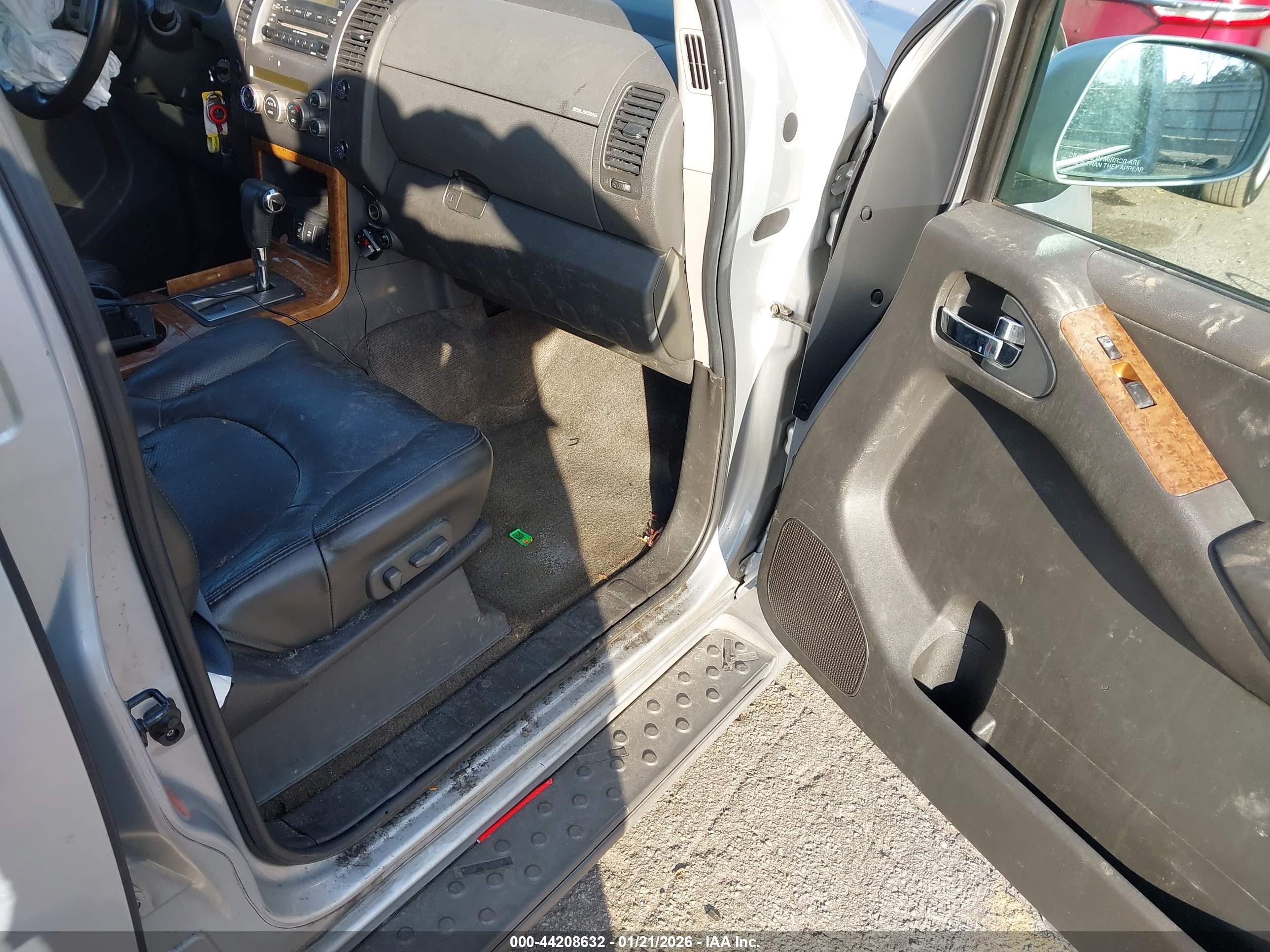 NISSAN PATHFINDER image 5