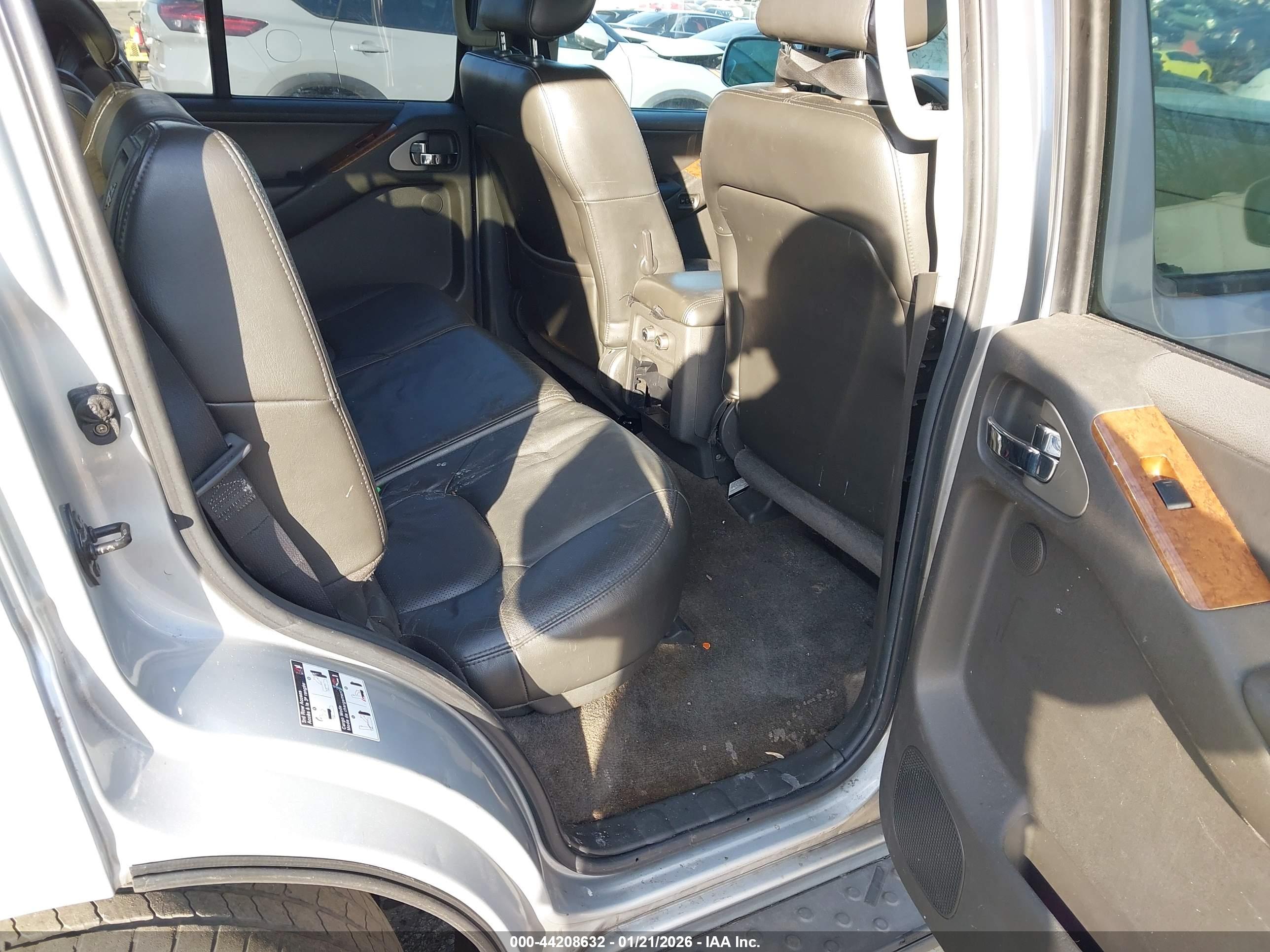 NISSAN PATHFINDER image 8