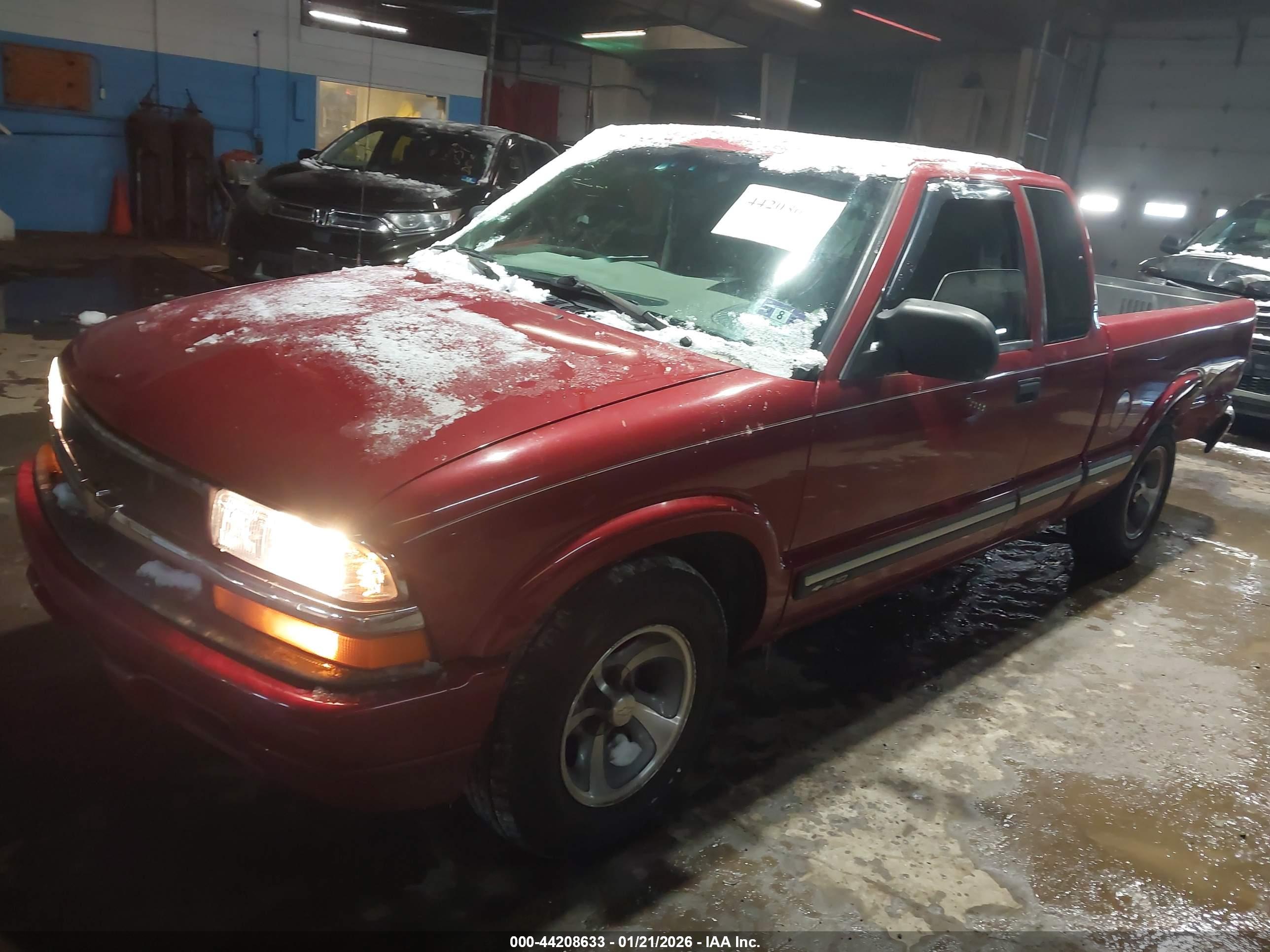 CHEVROLET S-10 image 2
