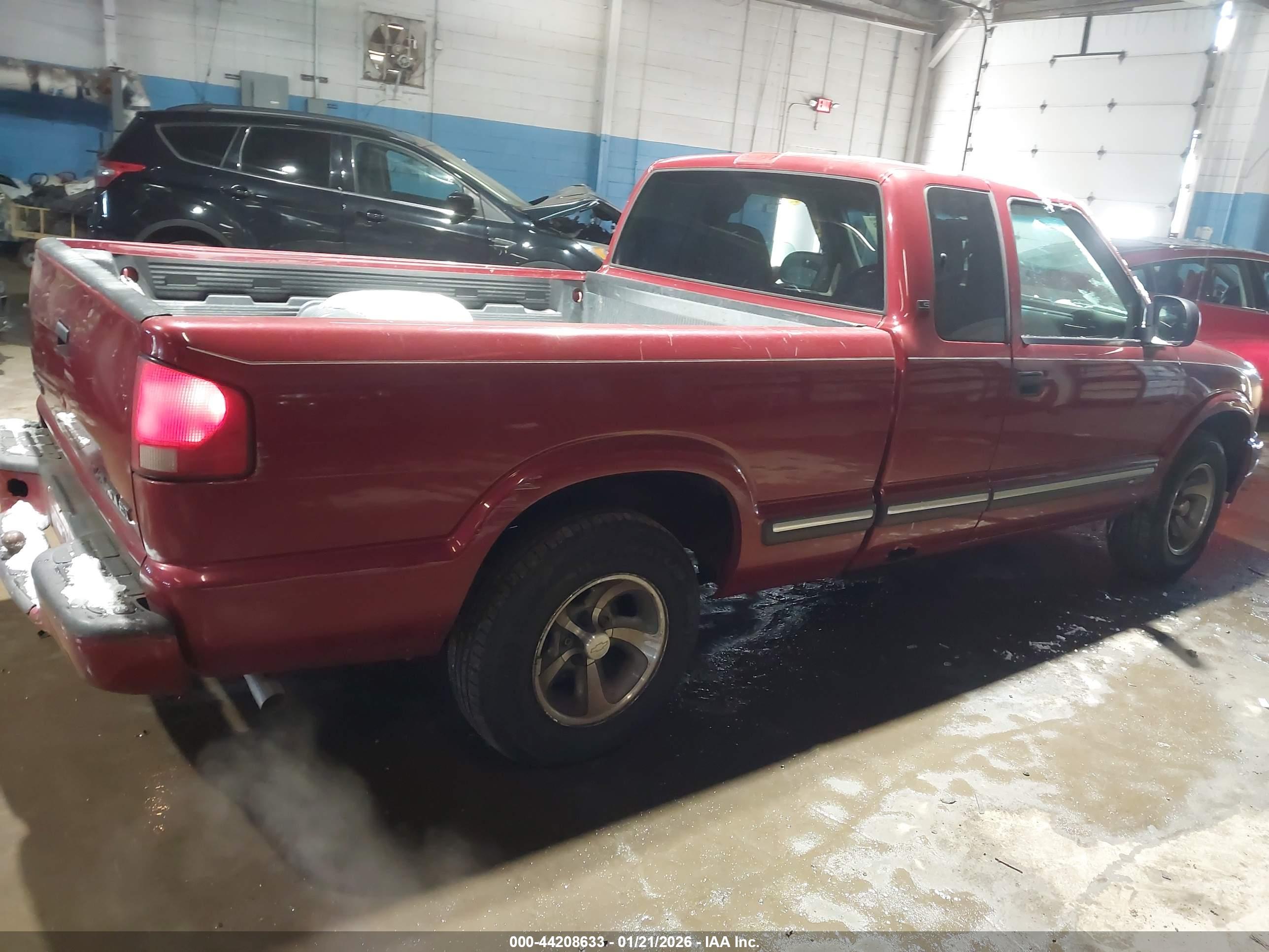 CHEVROLET S-10 image 4