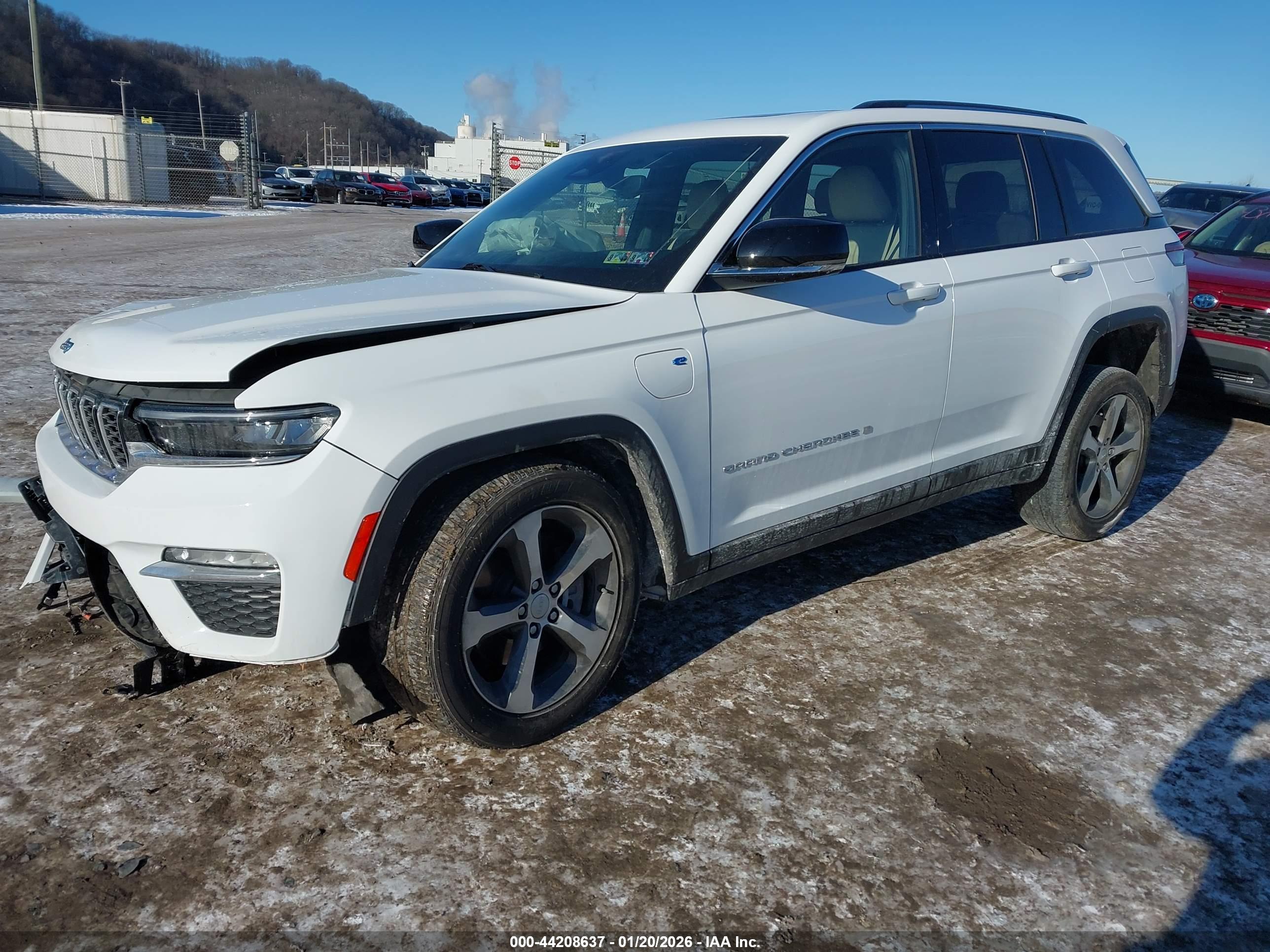 JEEP GRAND image 2