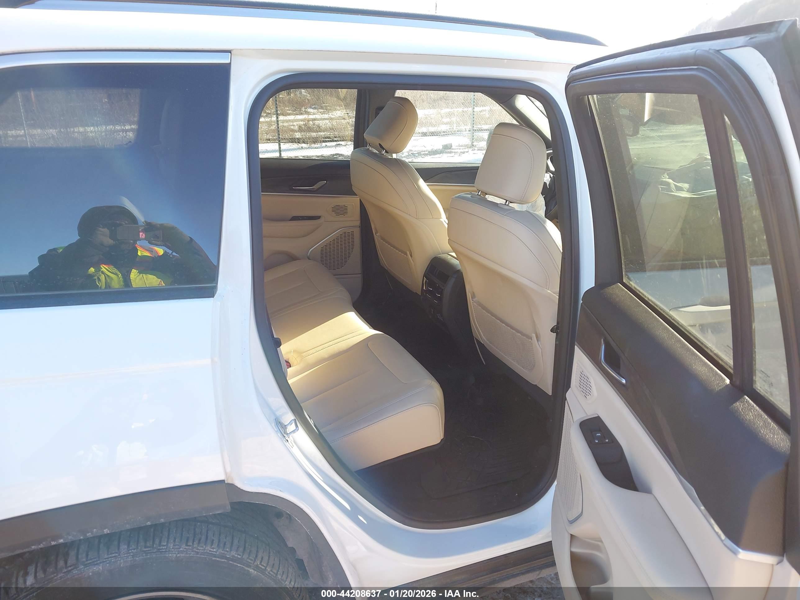 JEEP GRAND image 8