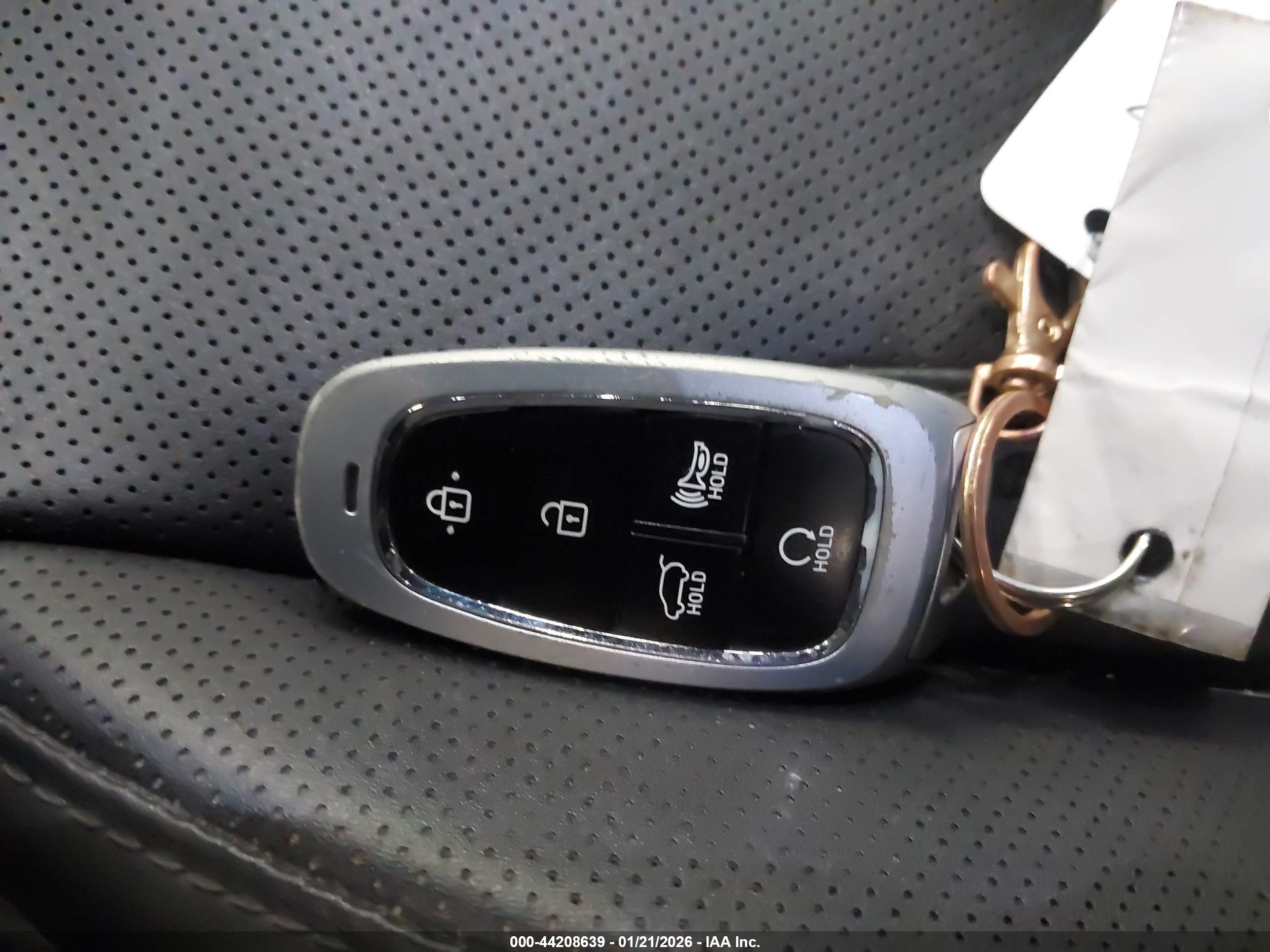 HYUNDAI TUCSON image 11