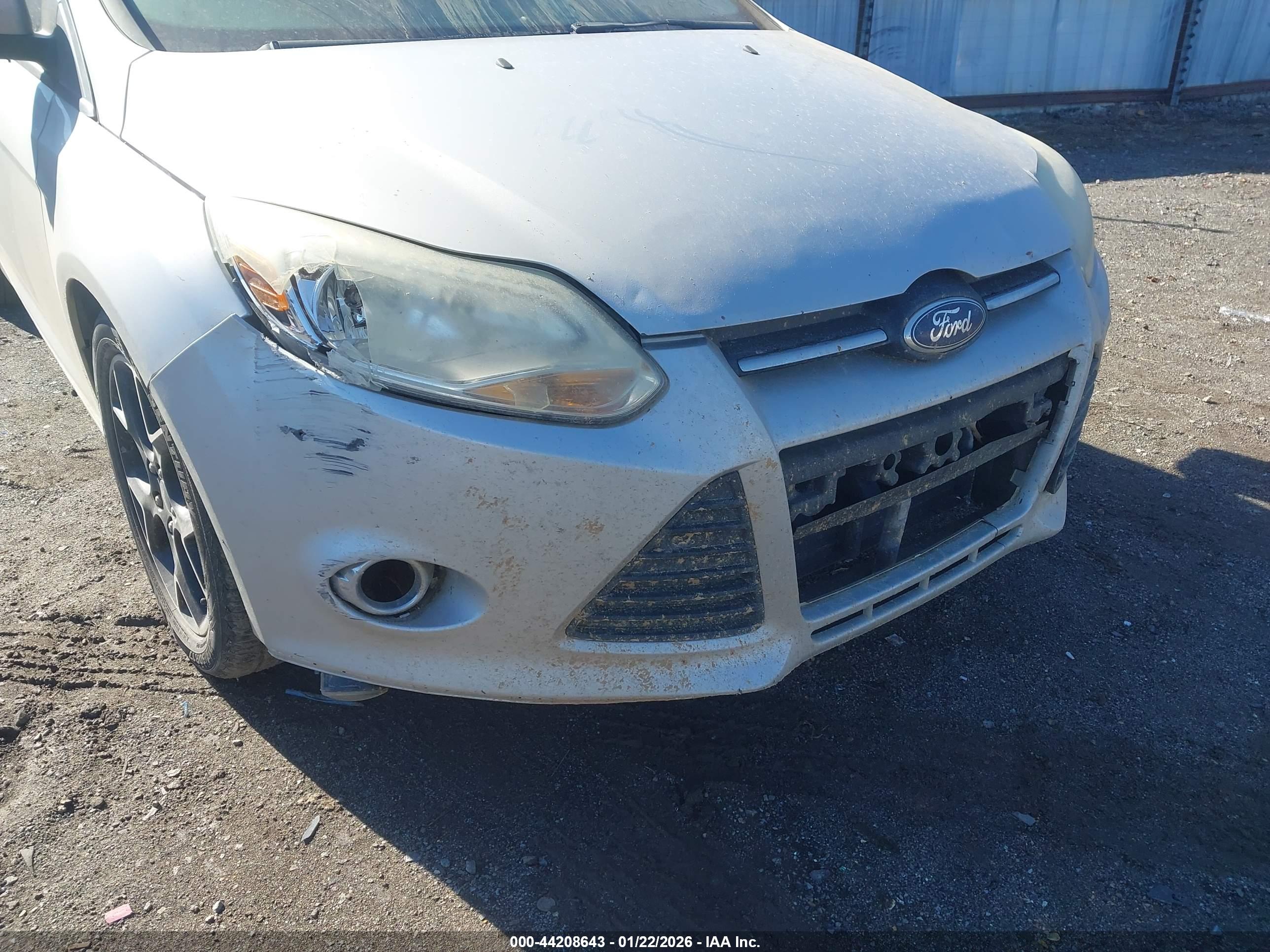FORD FOCUS image 6