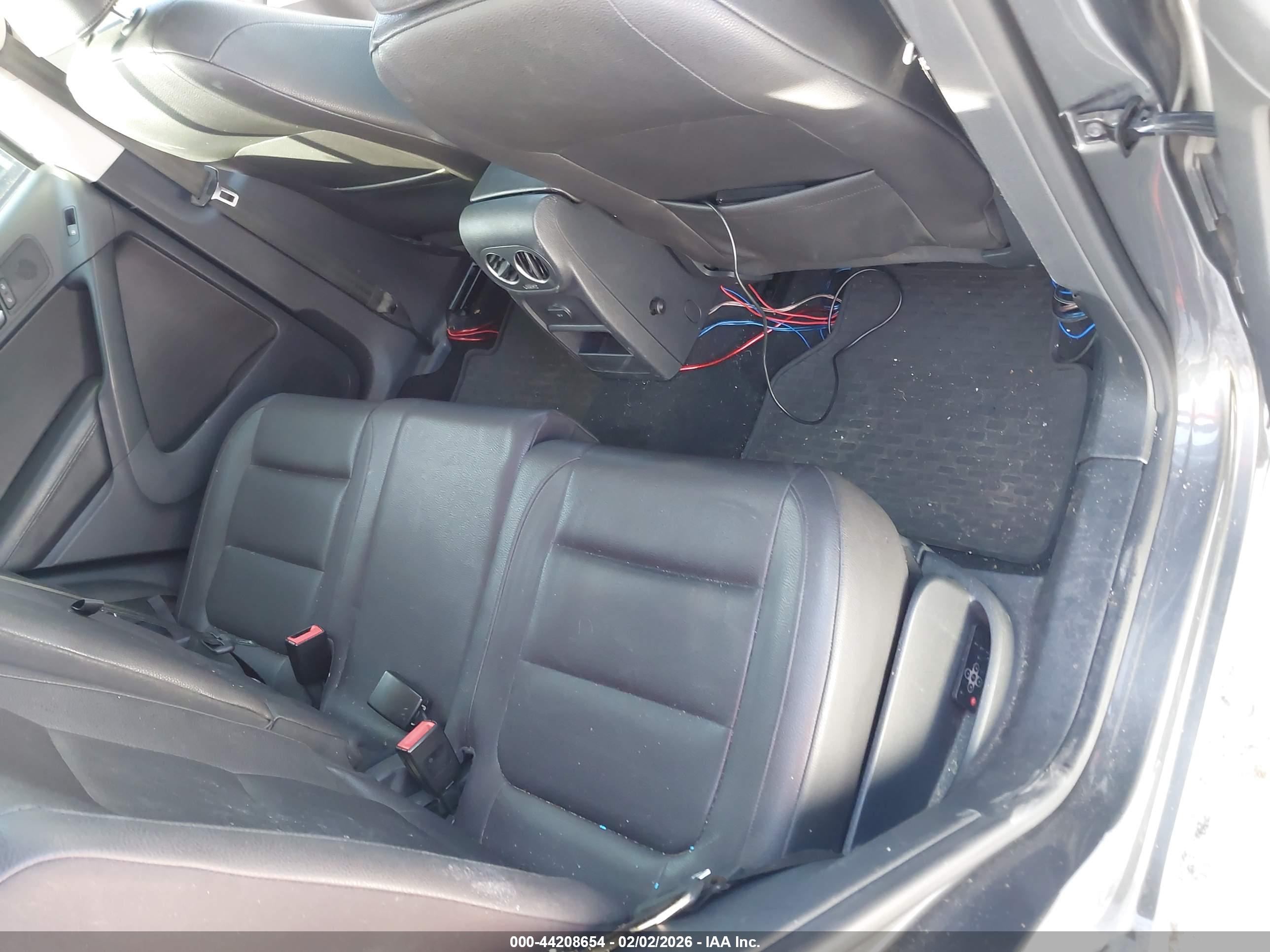 VOLKSWAGEN TIGUAN image 8
