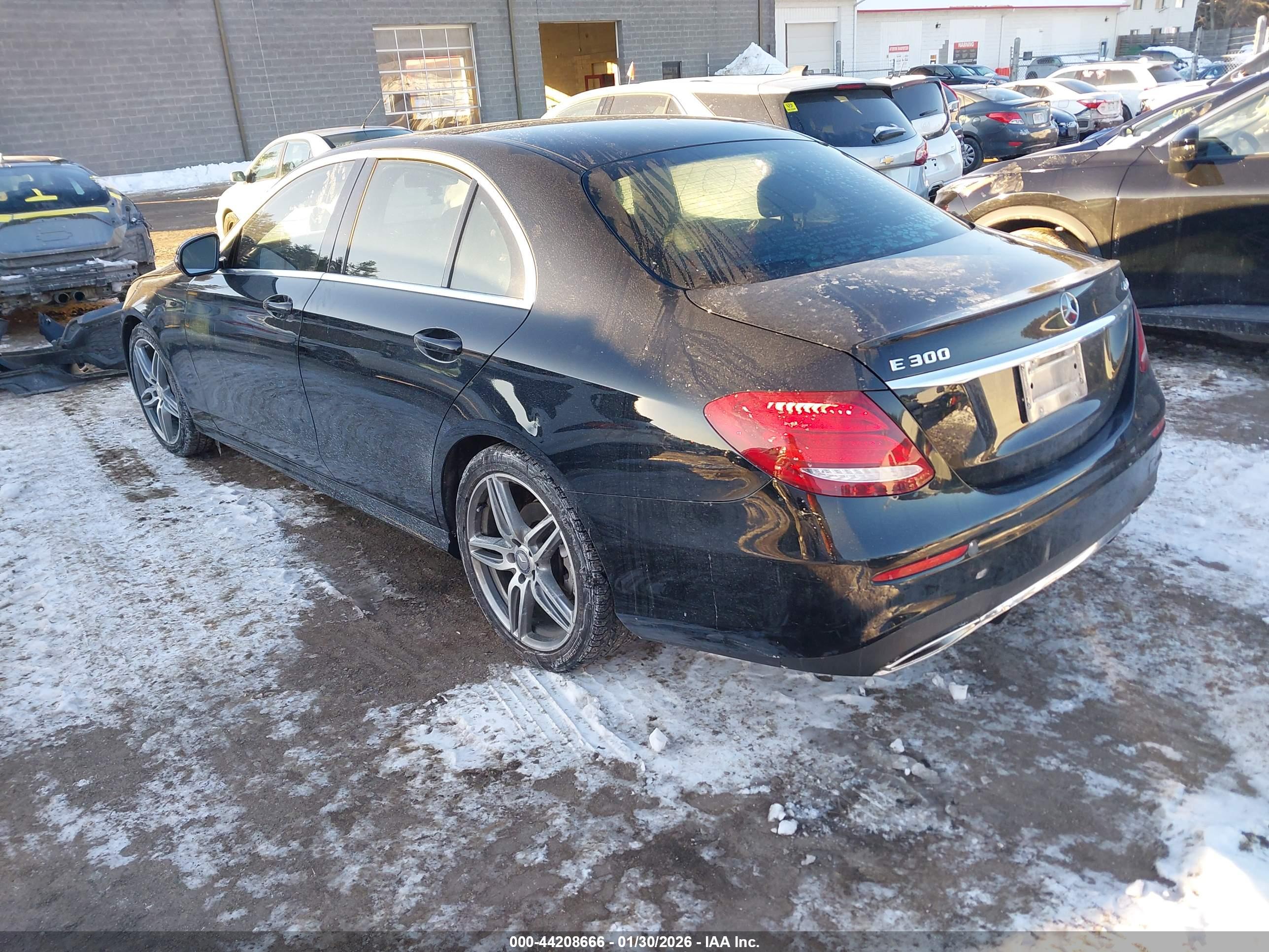 MERCEDES-BENZ E image 3