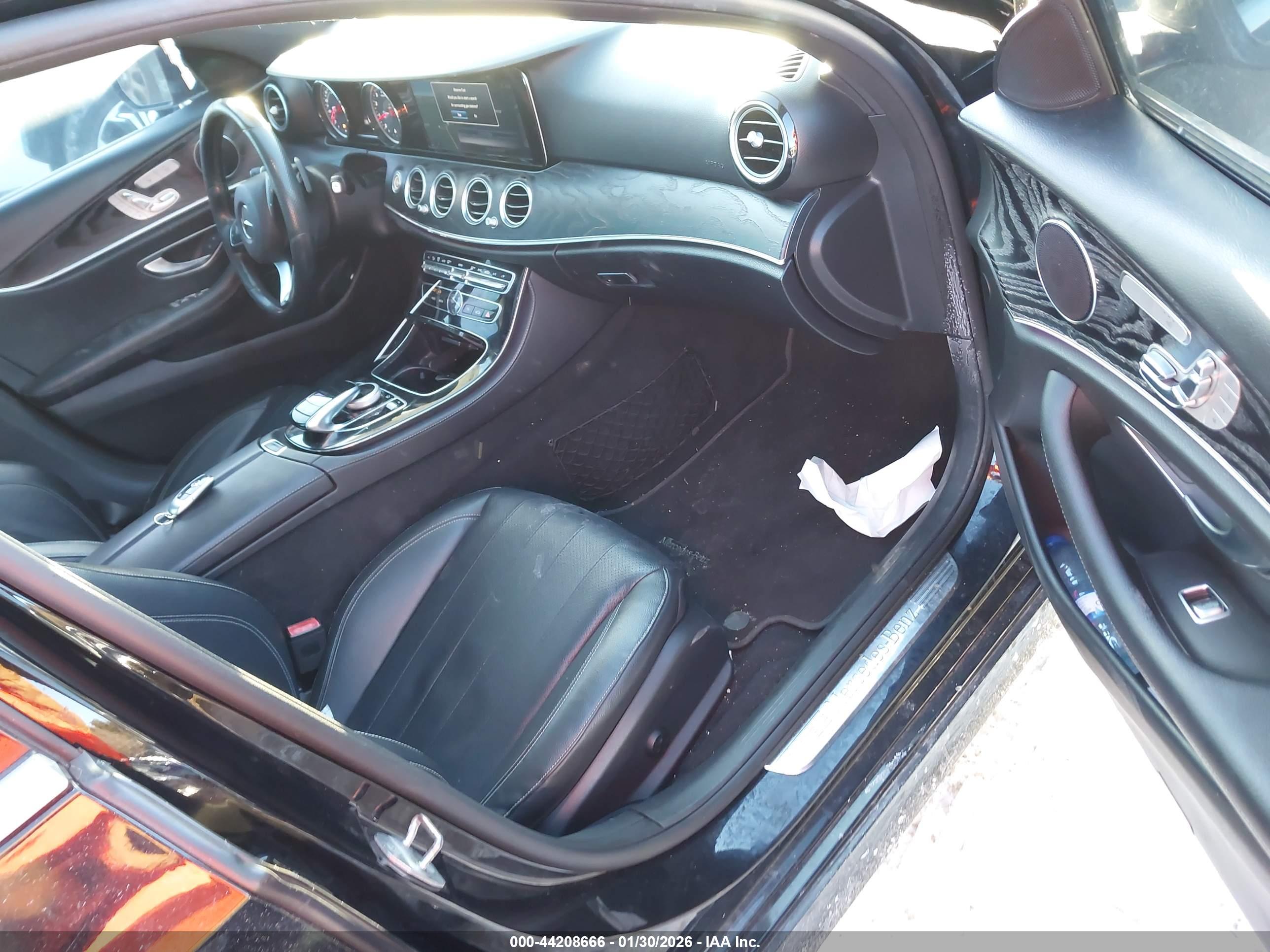 MERCEDES-BENZ E image 5