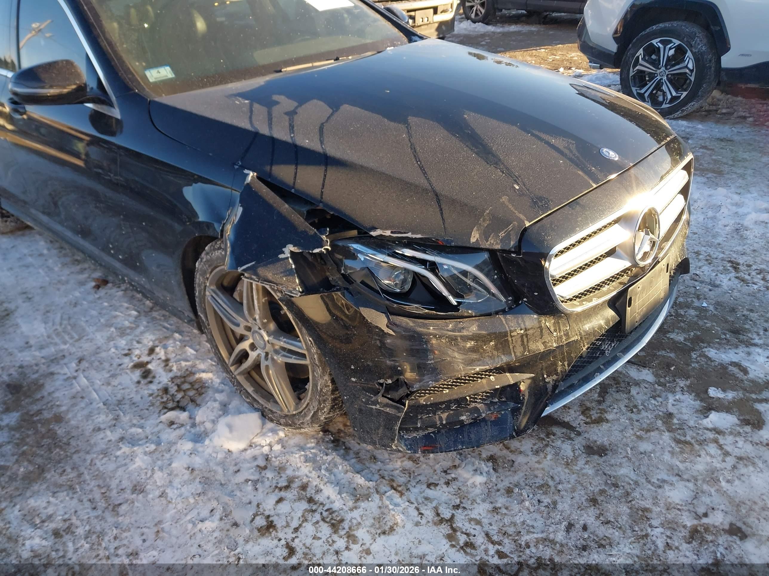MERCEDES-BENZ E image 6