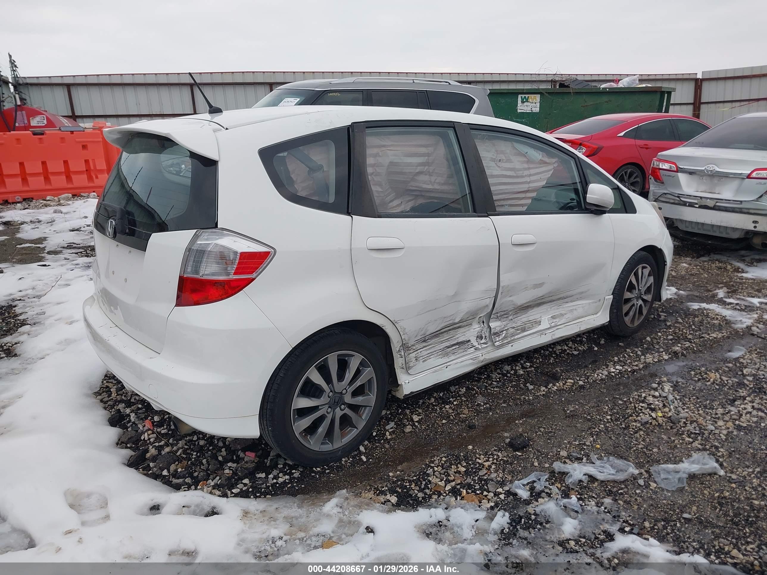 HONDA FIT image 4