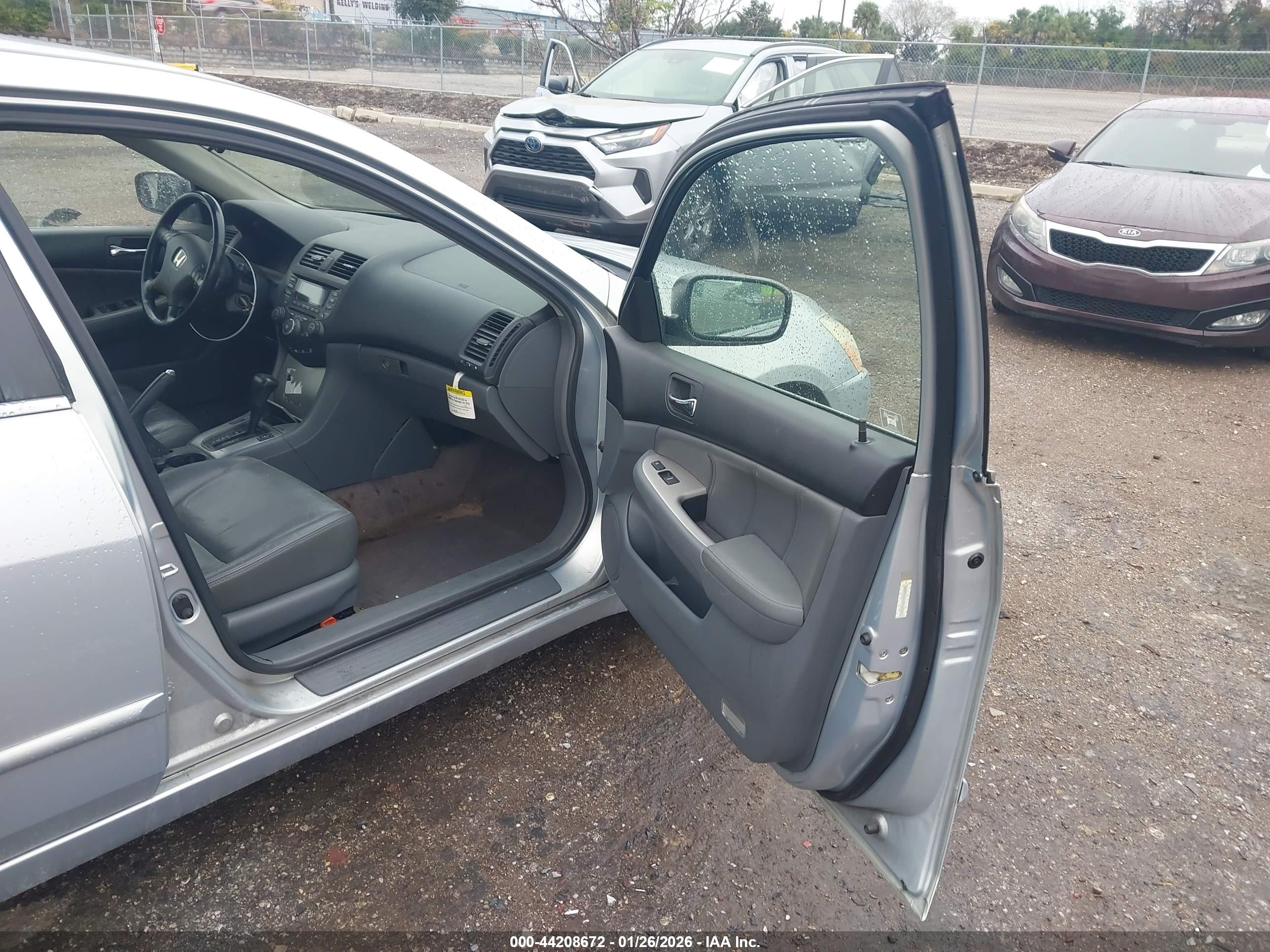 HONDA ACCORD image 5