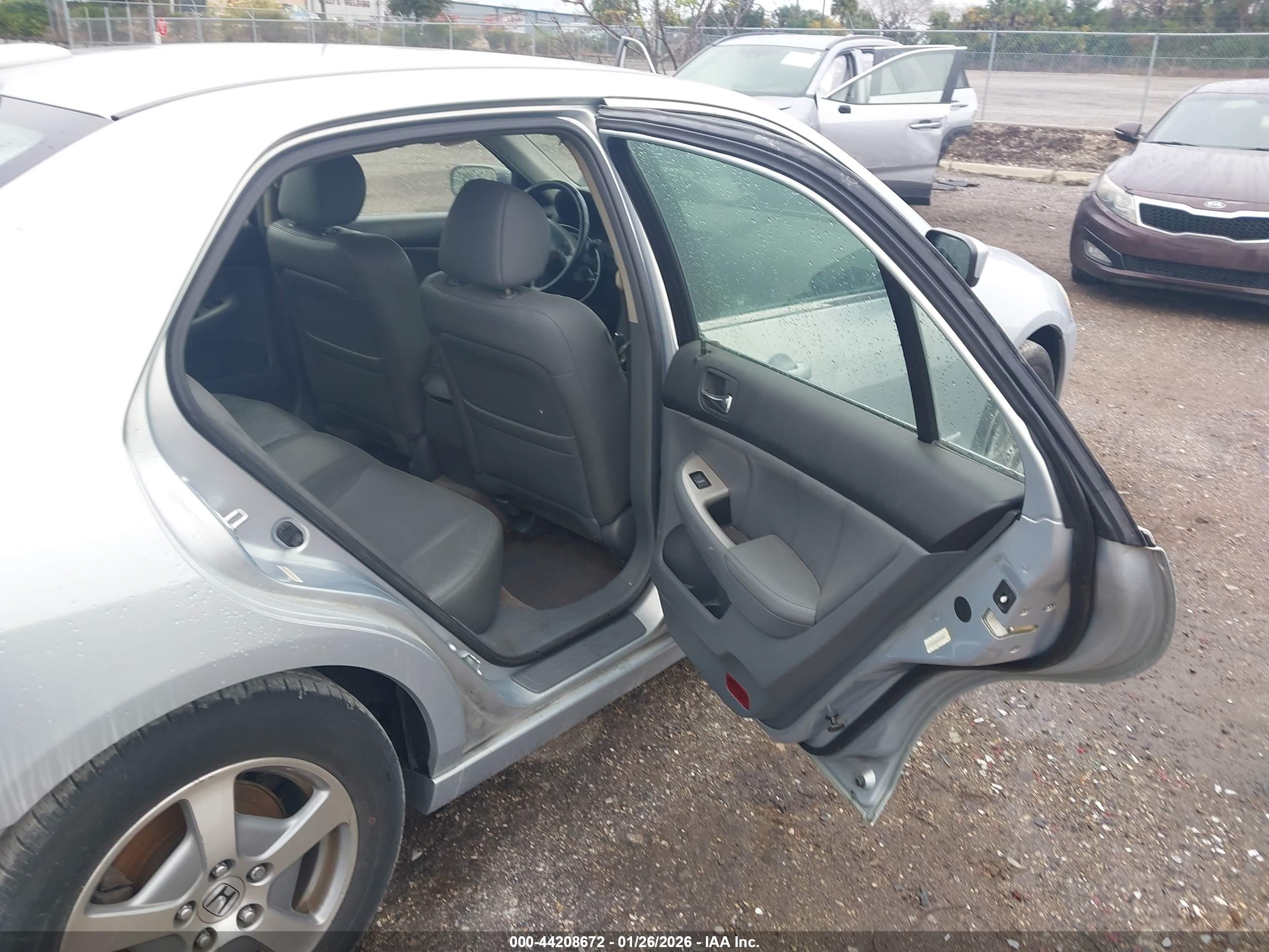 HONDA ACCORD image 8