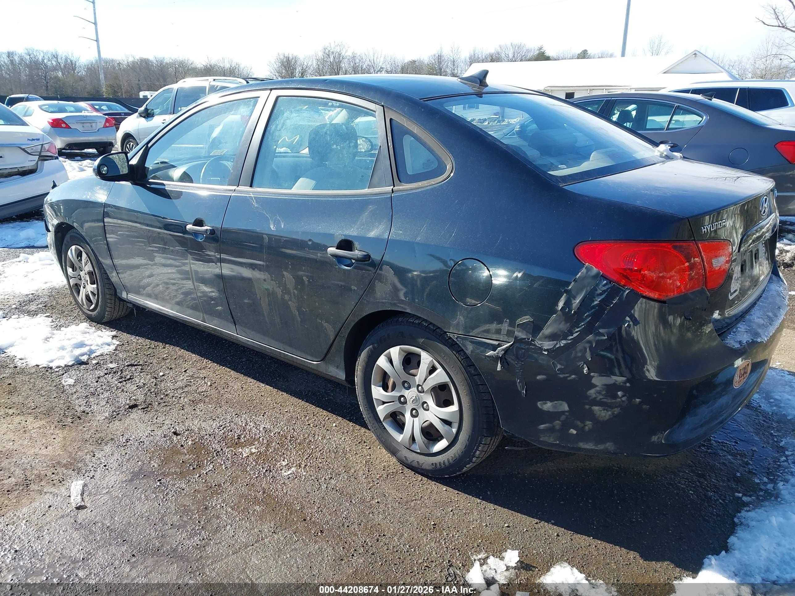 HYUNDAI ELANTRA image 3