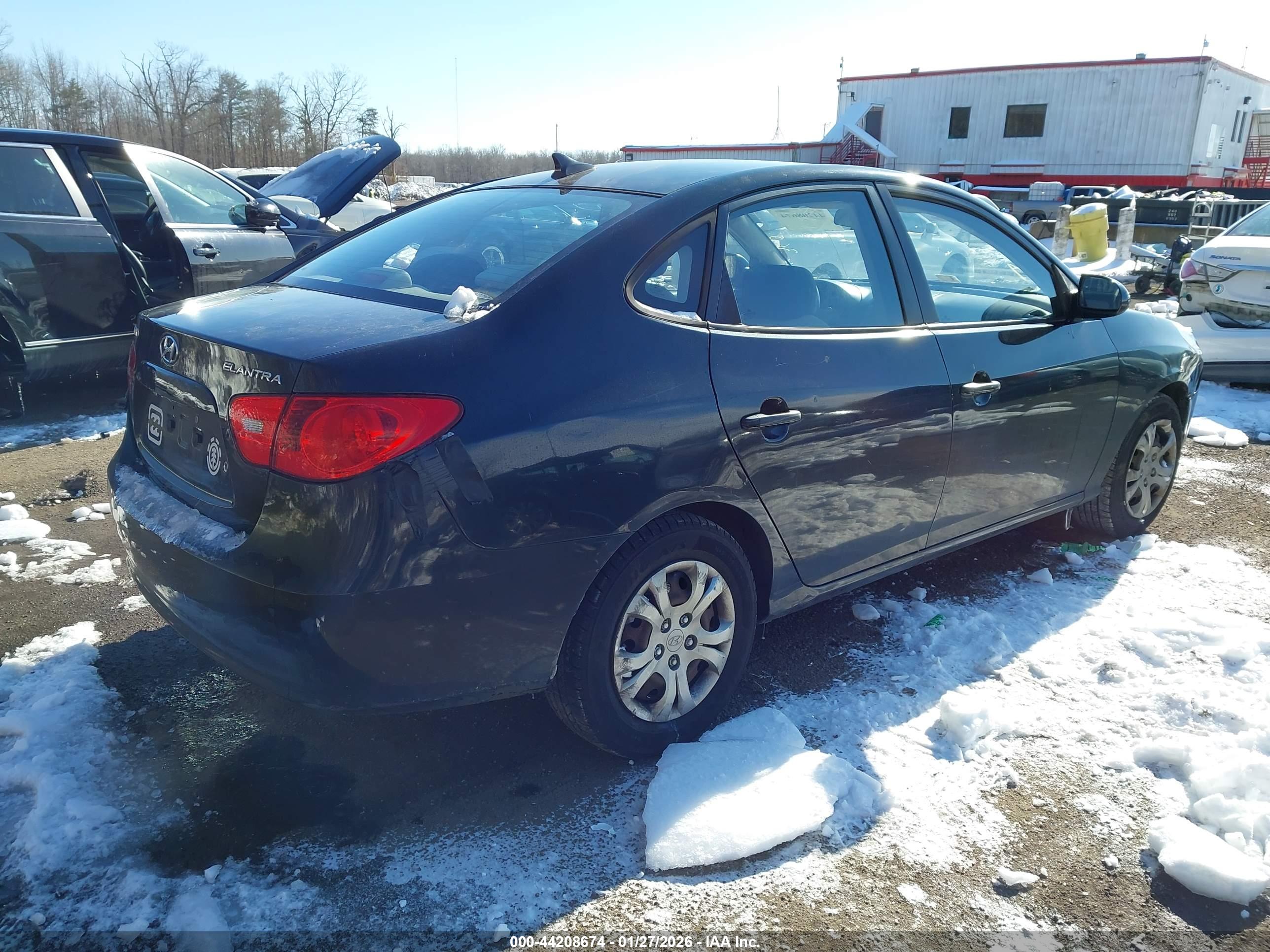 HYUNDAI ELANTRA image 4
