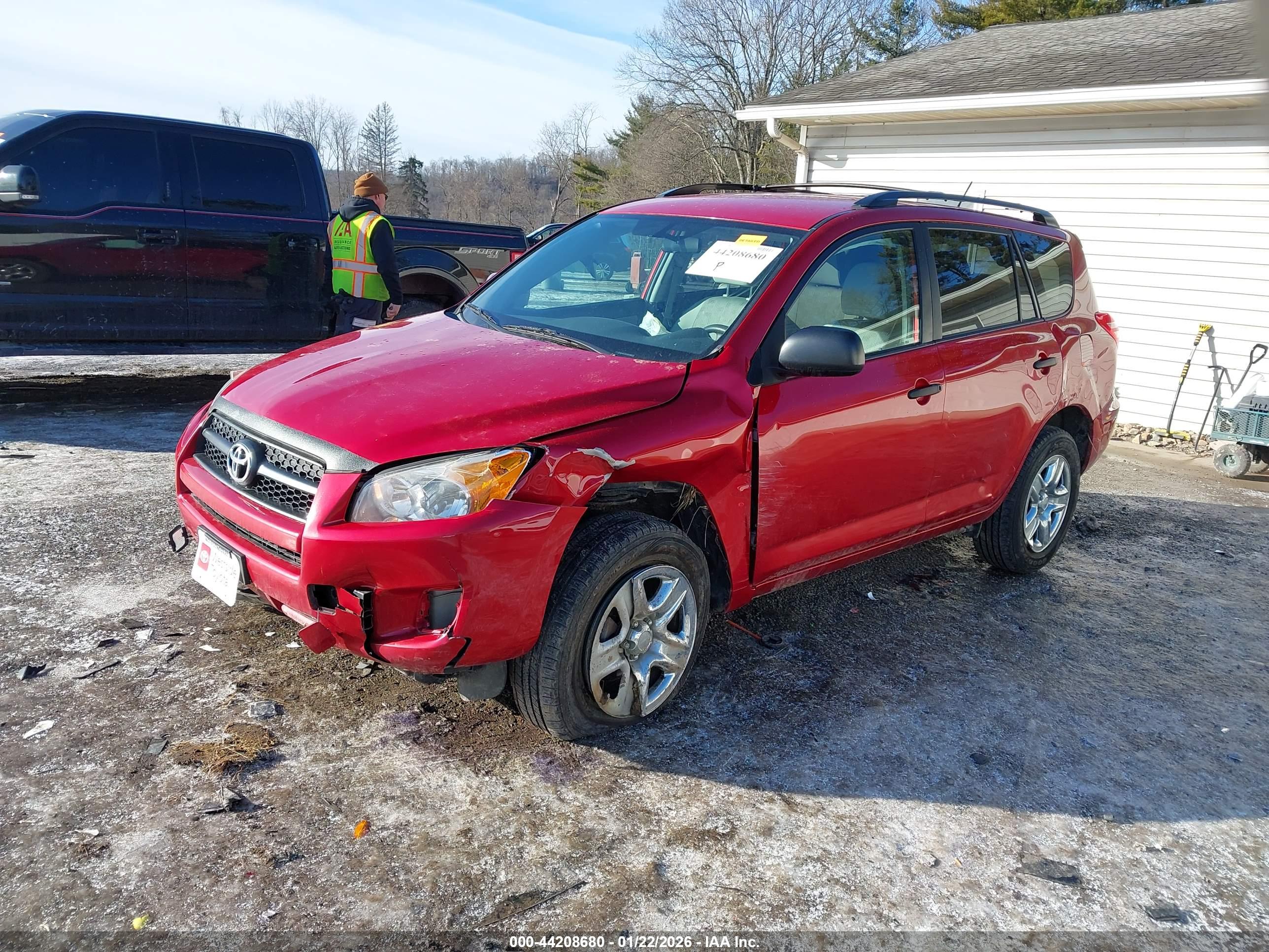 TOYOTA RAV4 image 2