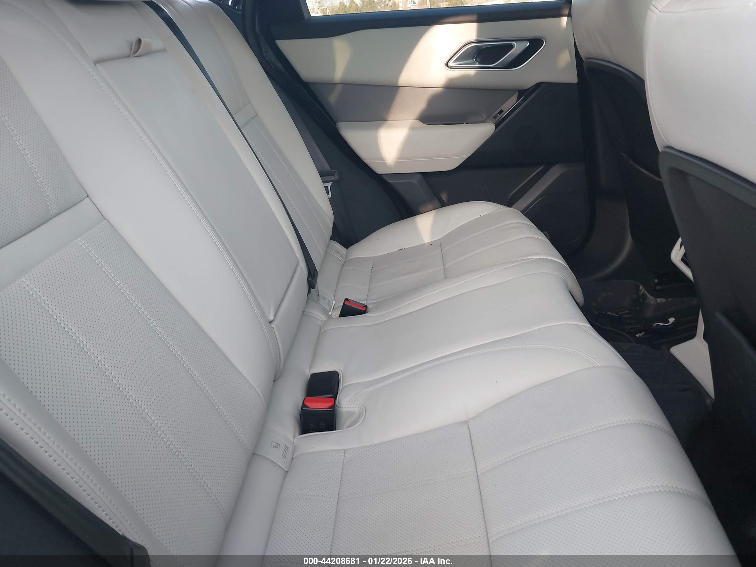 LAND ROVER image 8