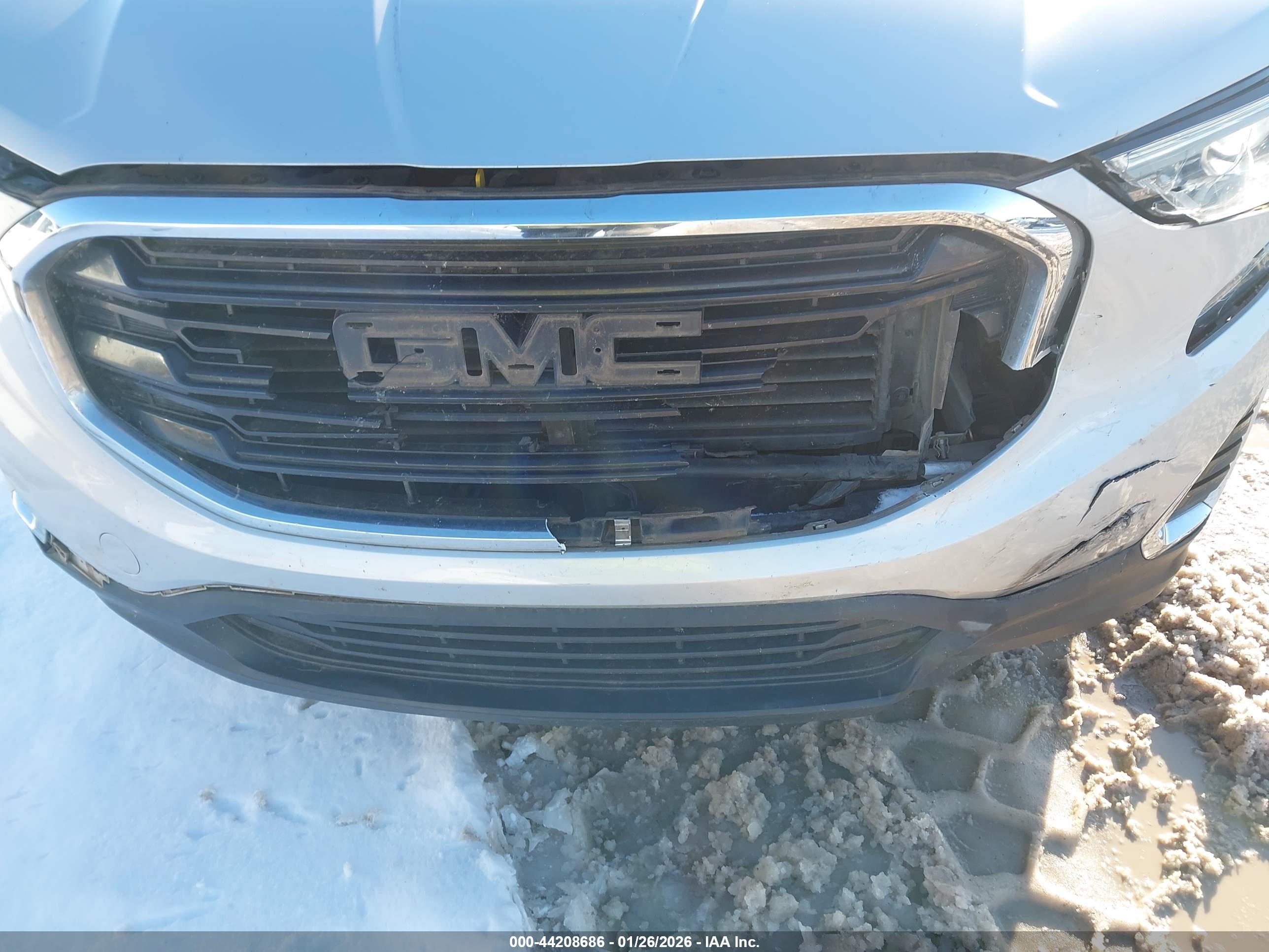 GMC TERRAIN image 6