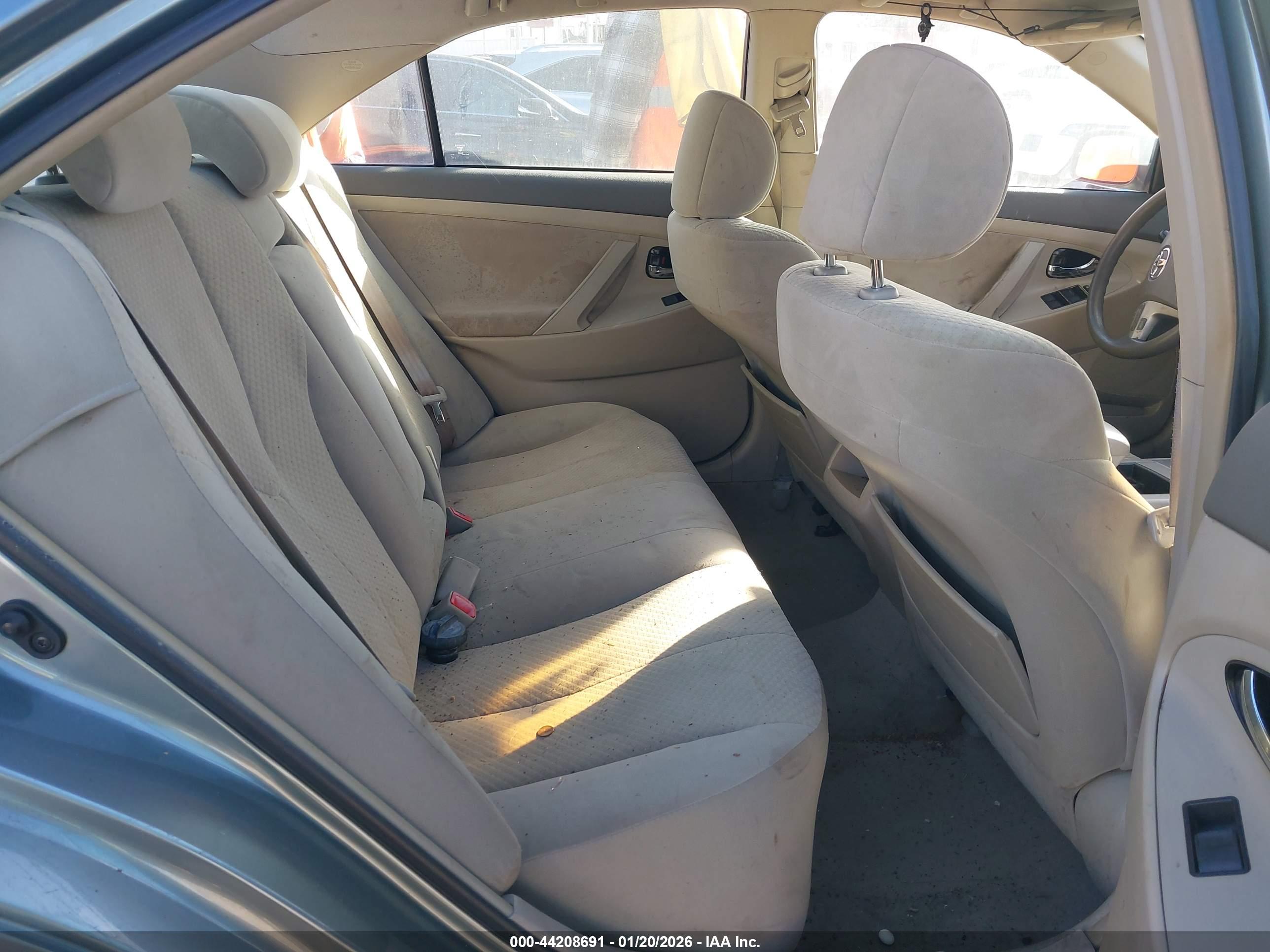 TOYOTA CAMRY image 8