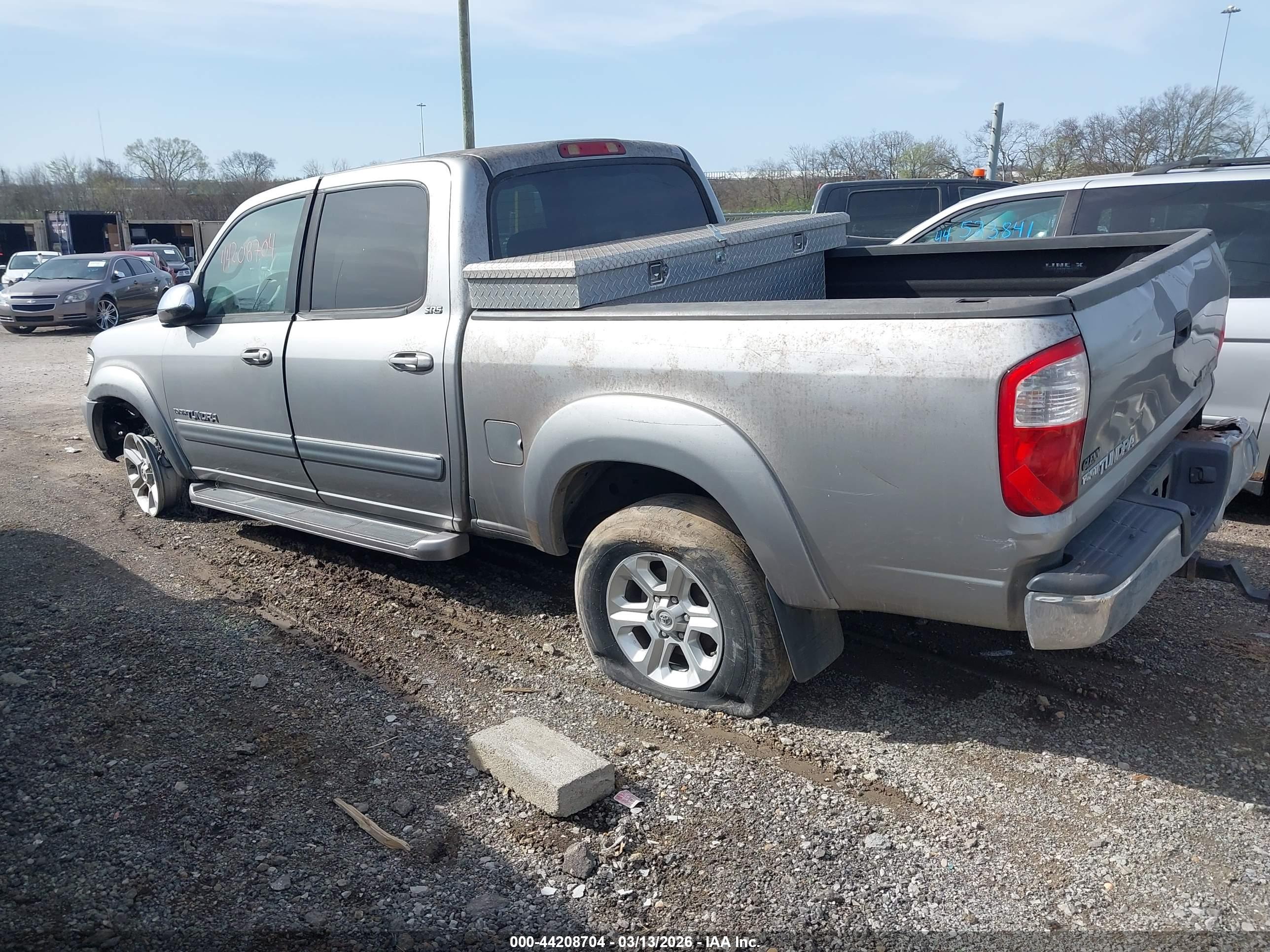 TOYOTA TUNDRA image 3