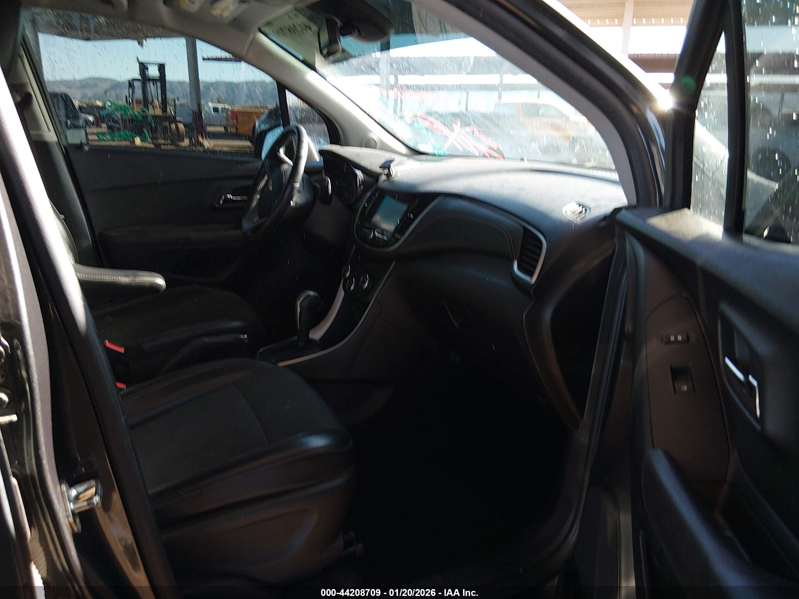CHEVROLET TRAX image 5