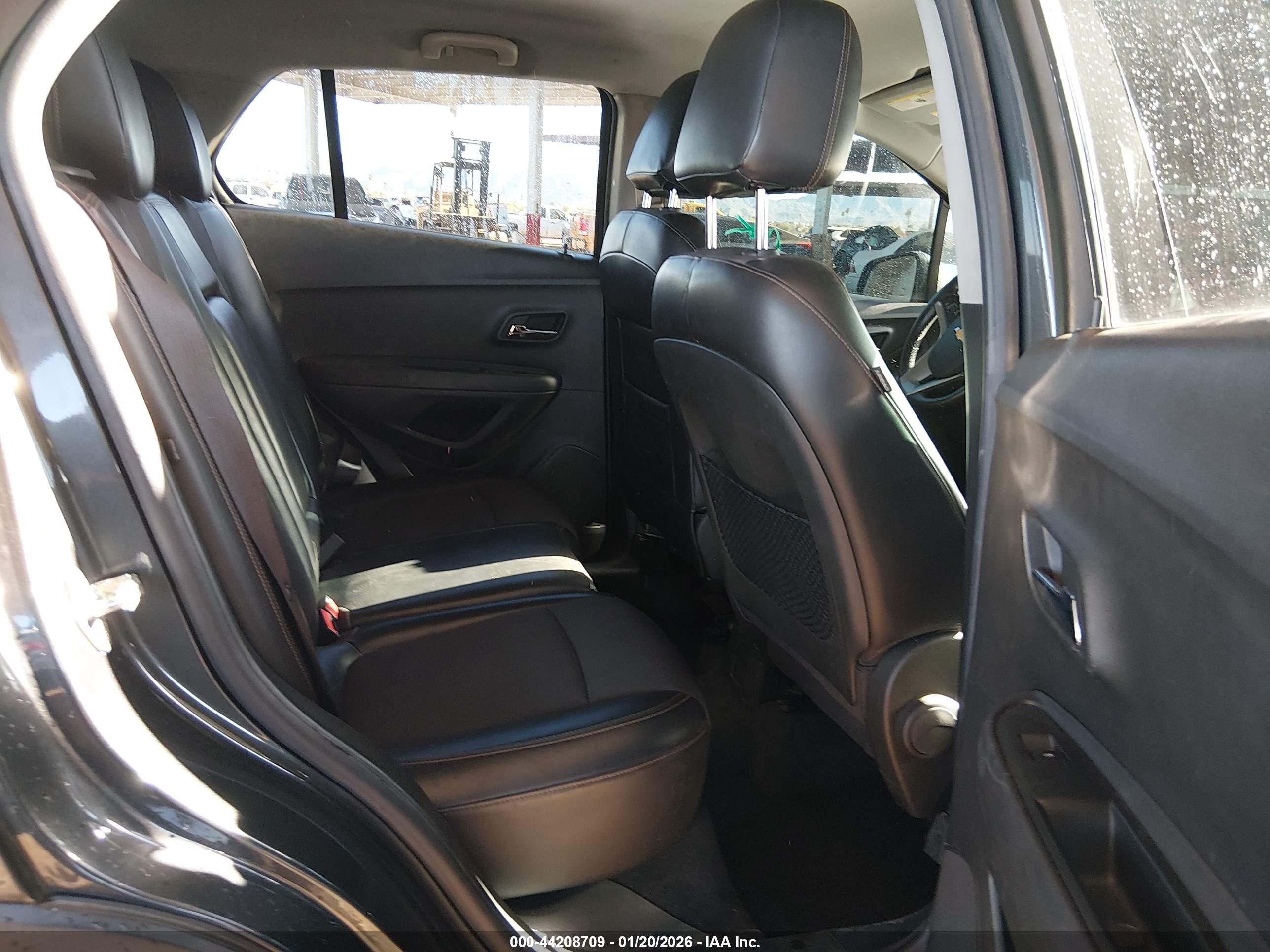 CHEVROLET TRAX image 8