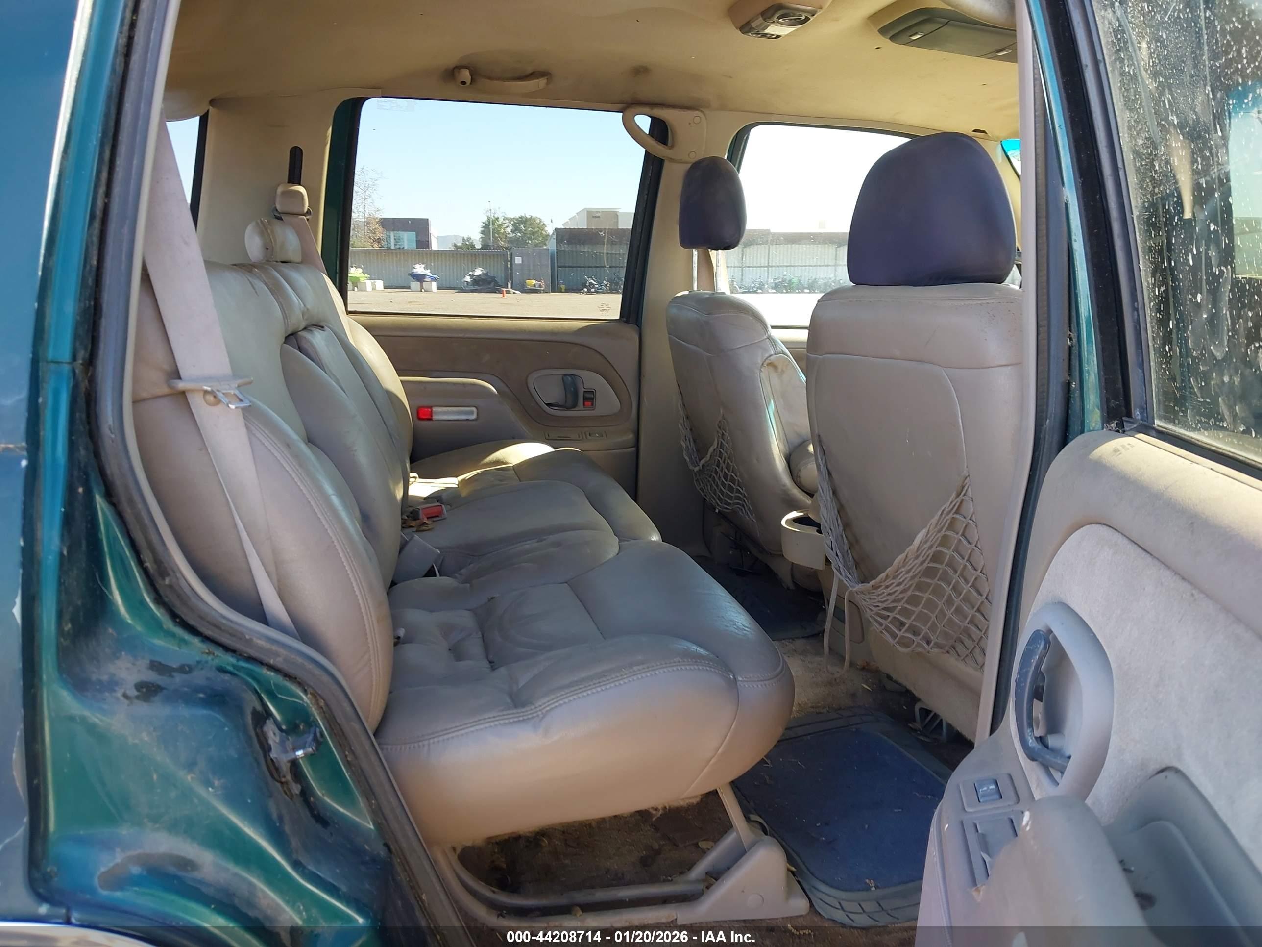 GMC YUKON image 8