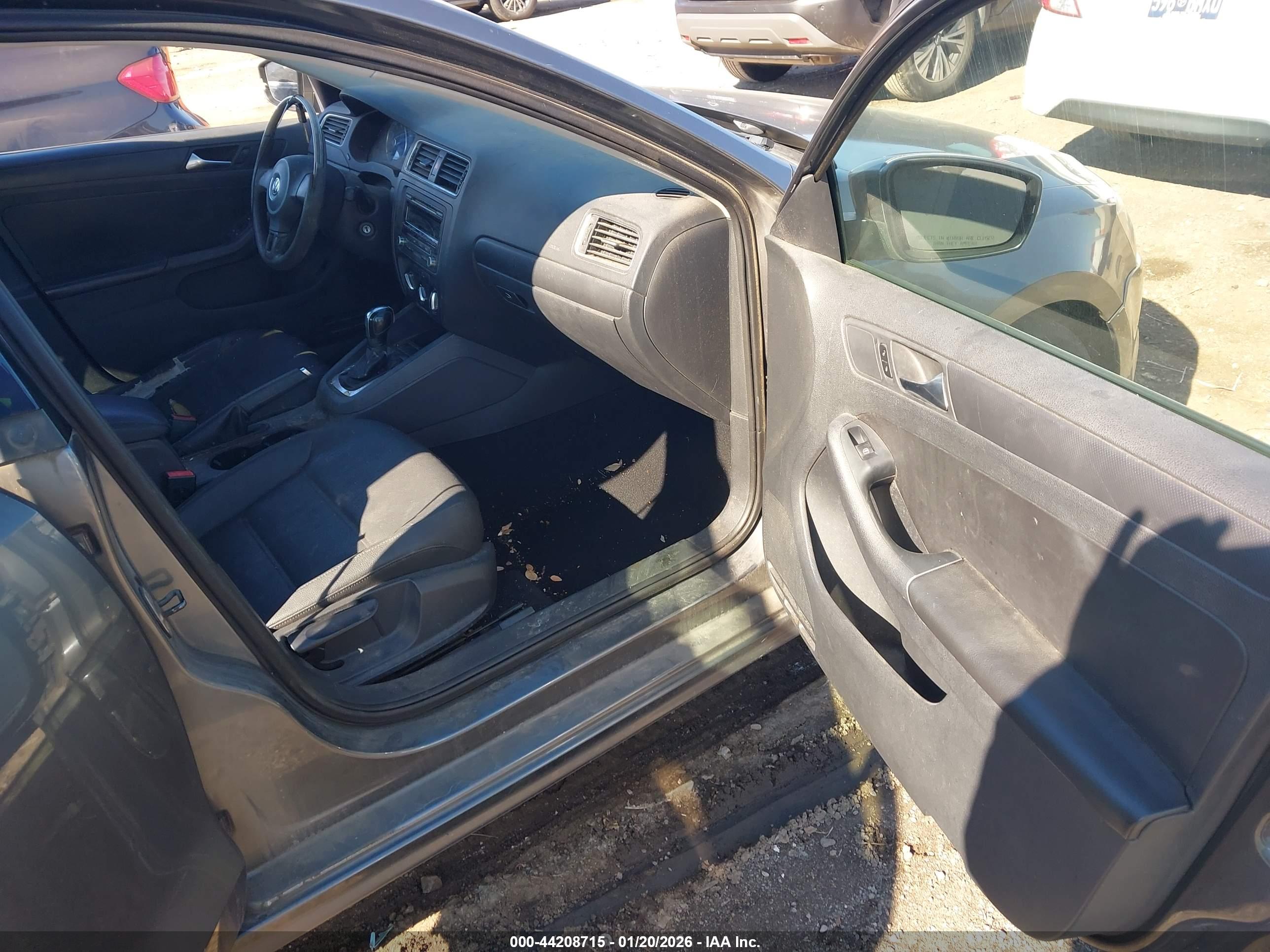 VOLKSWAGEN JETTA image 5