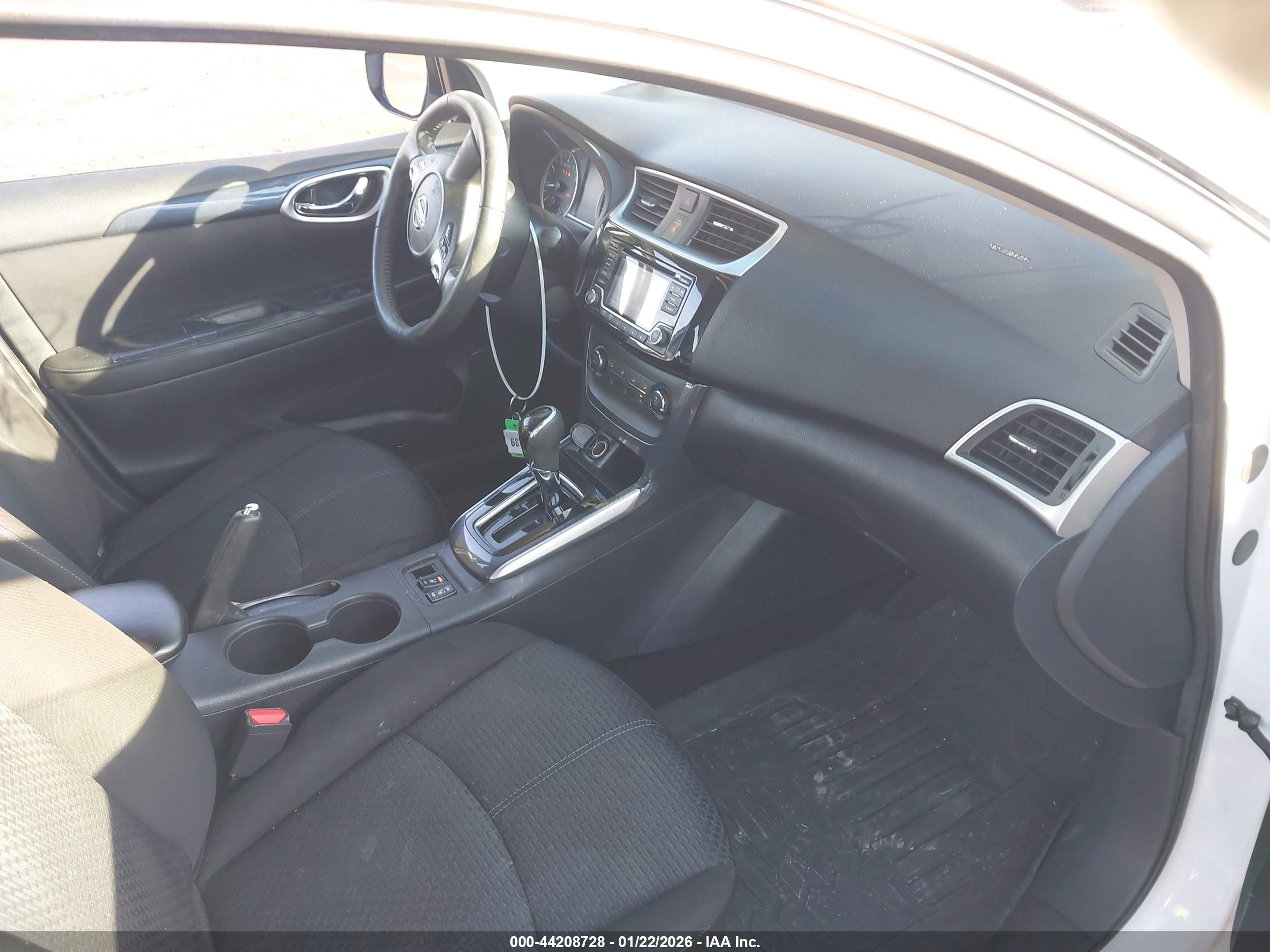 NISSAN SENTRA image 5