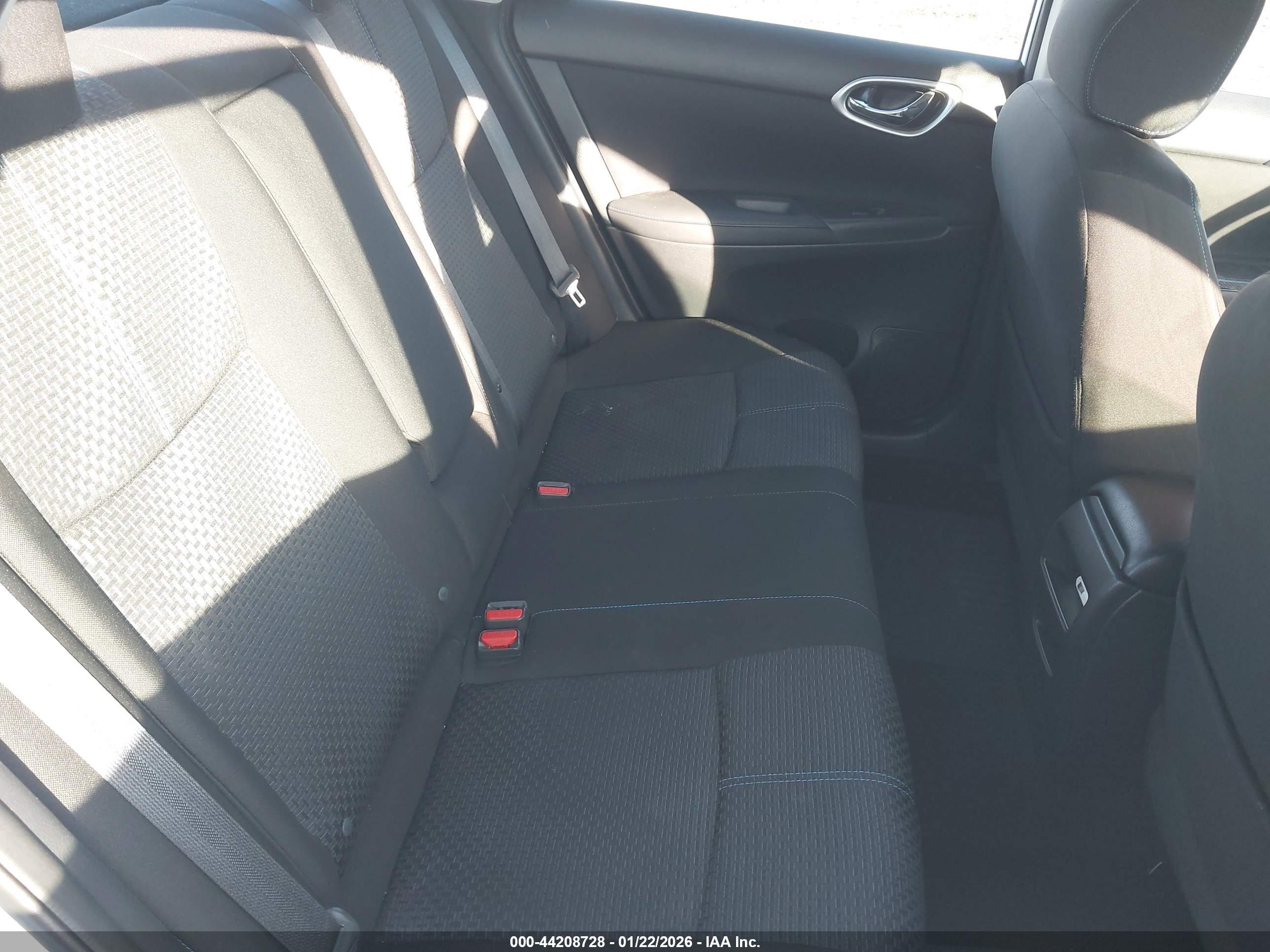 NISSAN SENTRA image 8