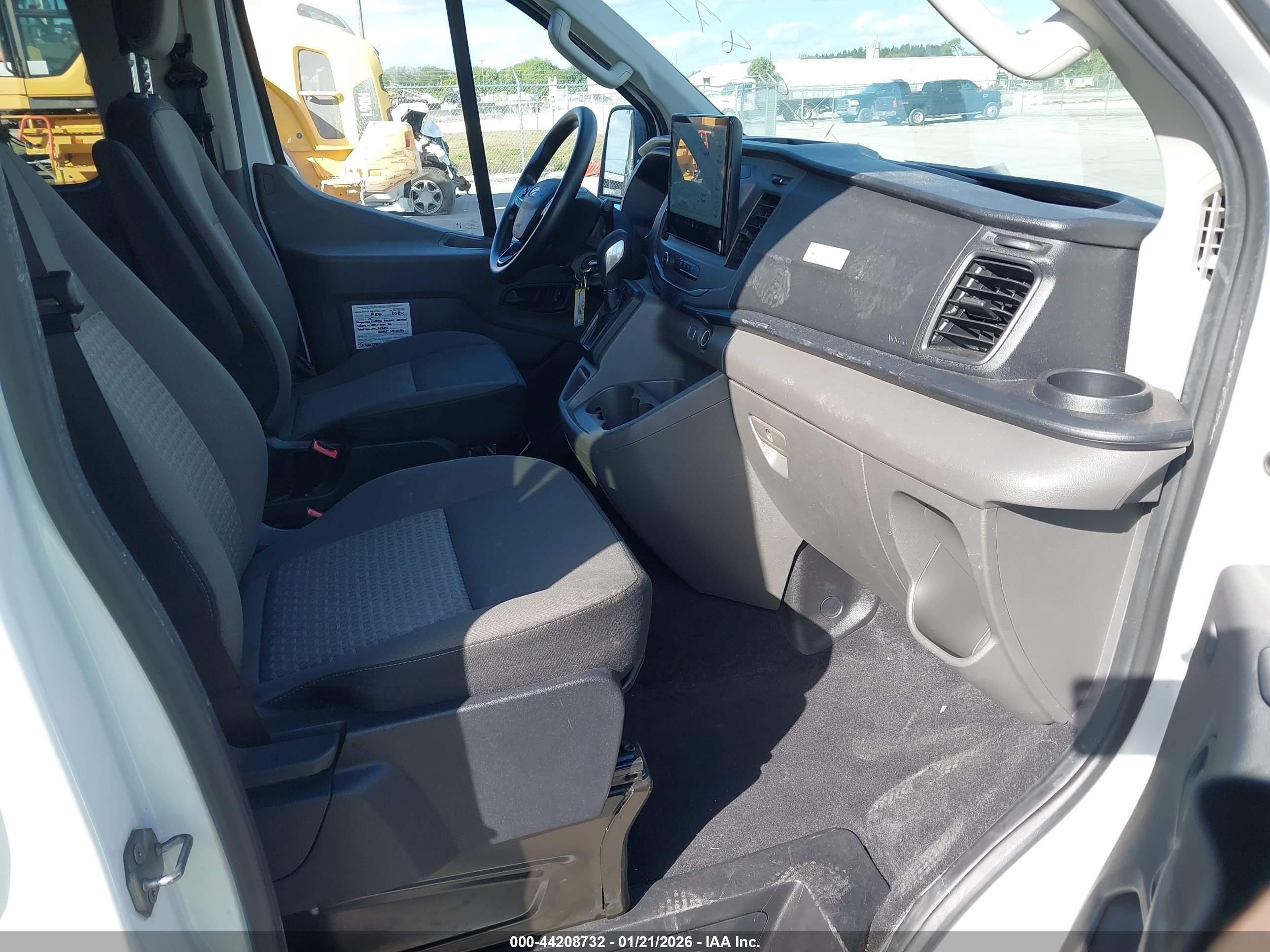 FORD TRANSIT-350 image 5
