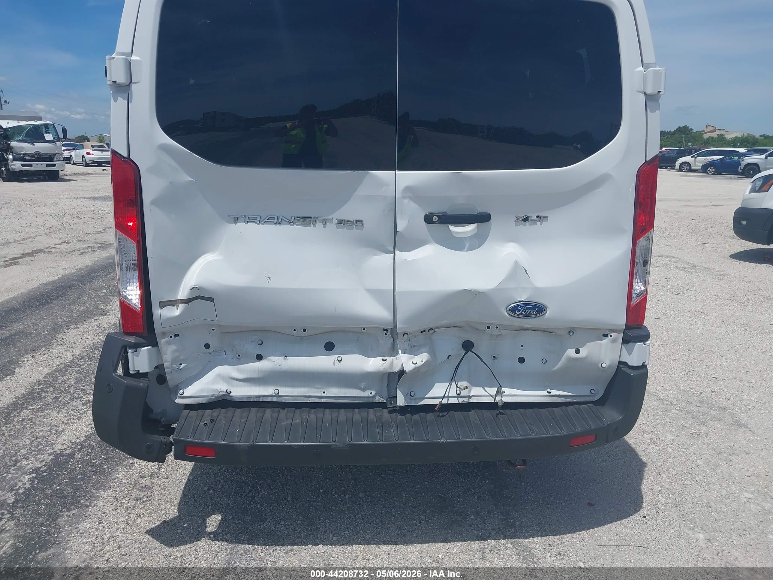 FORD TRANSIT-350 image 6
