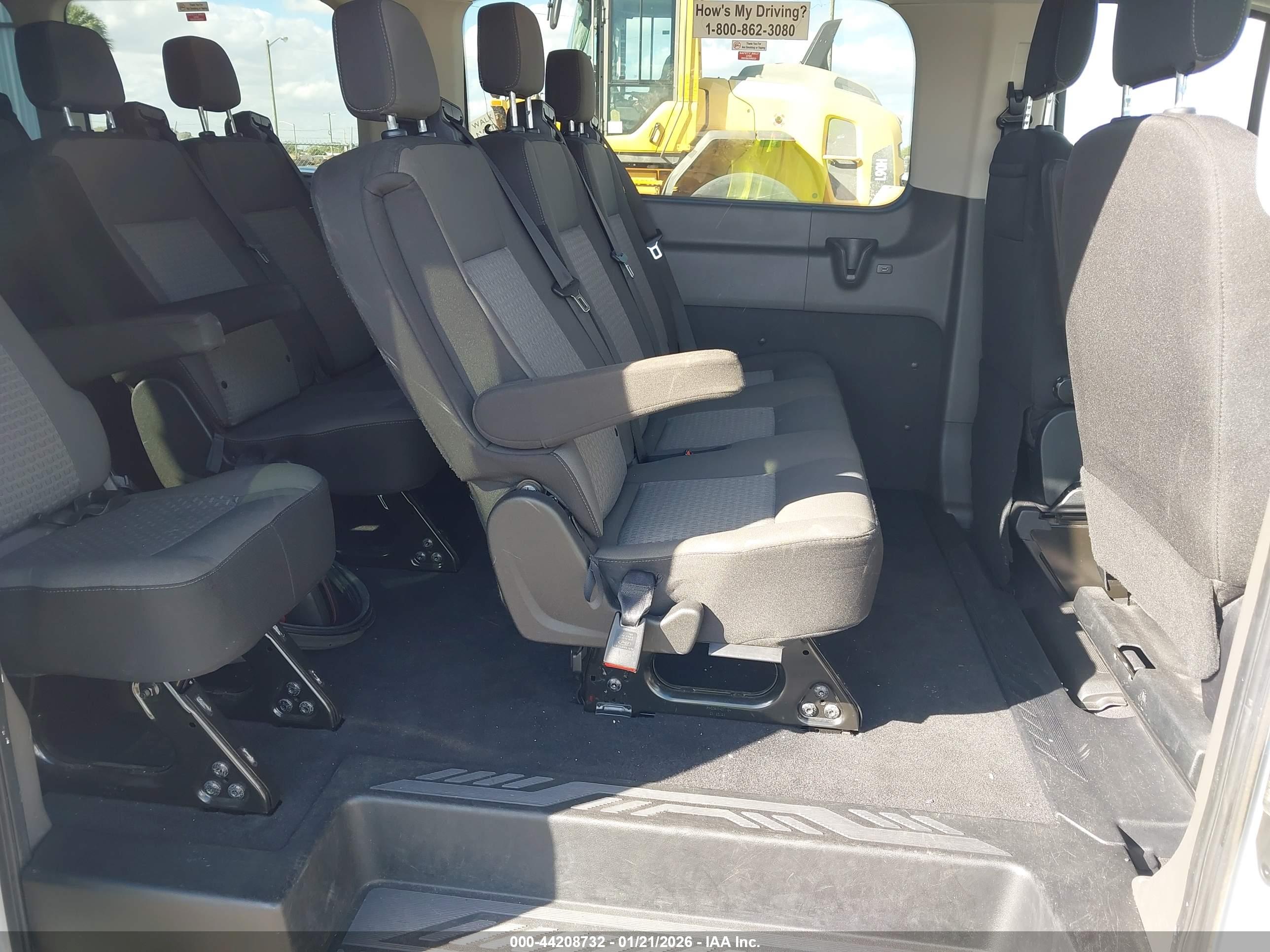FORD TRANSIT-350 image 8