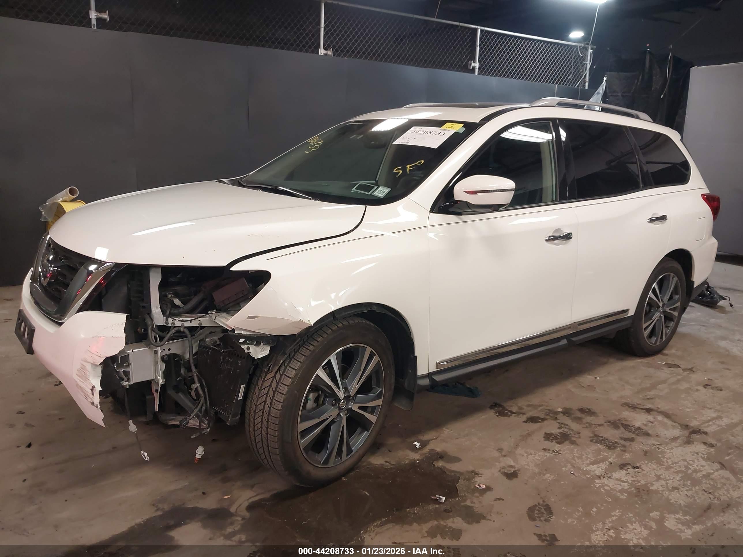 NISSAN PATHFINDER image 6