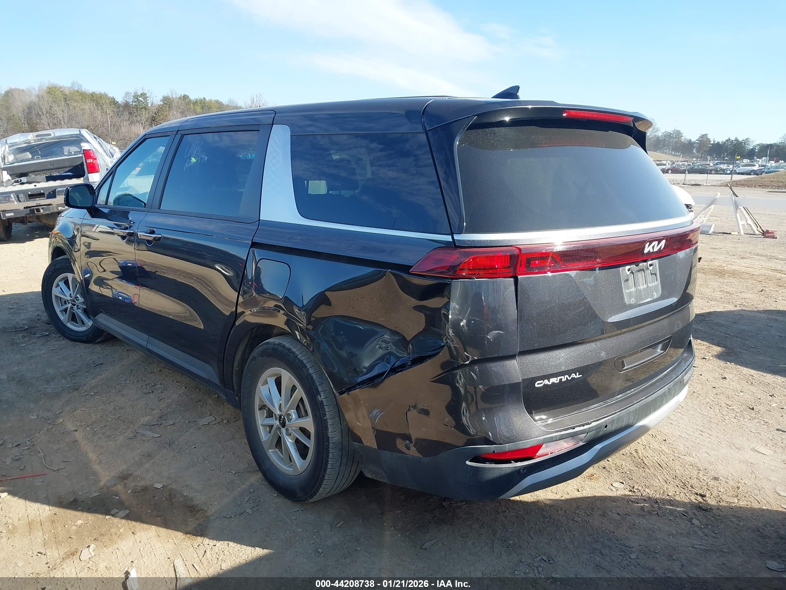 KIA CARNIVAL image 3