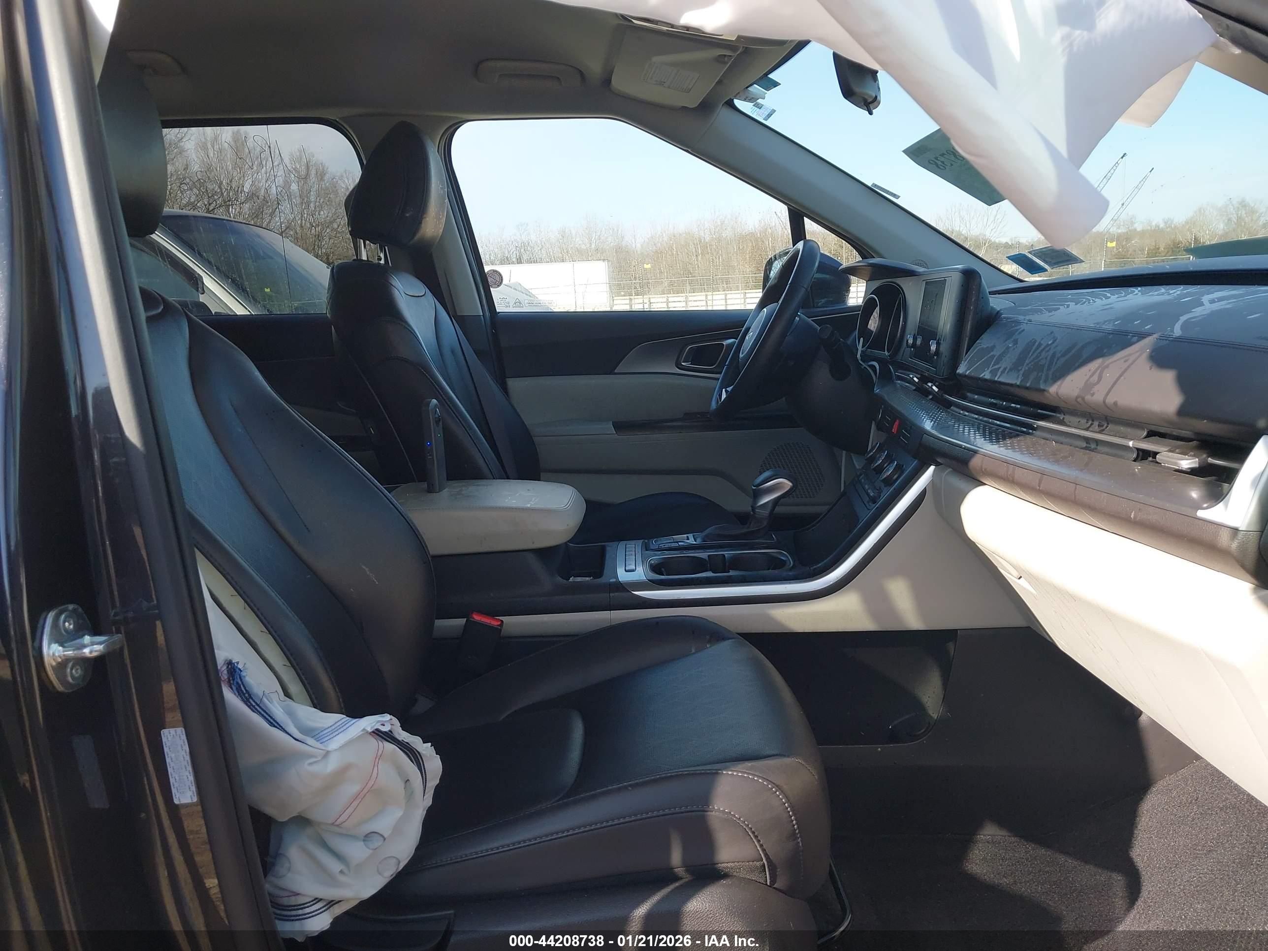KIA CARNIVAL image 5