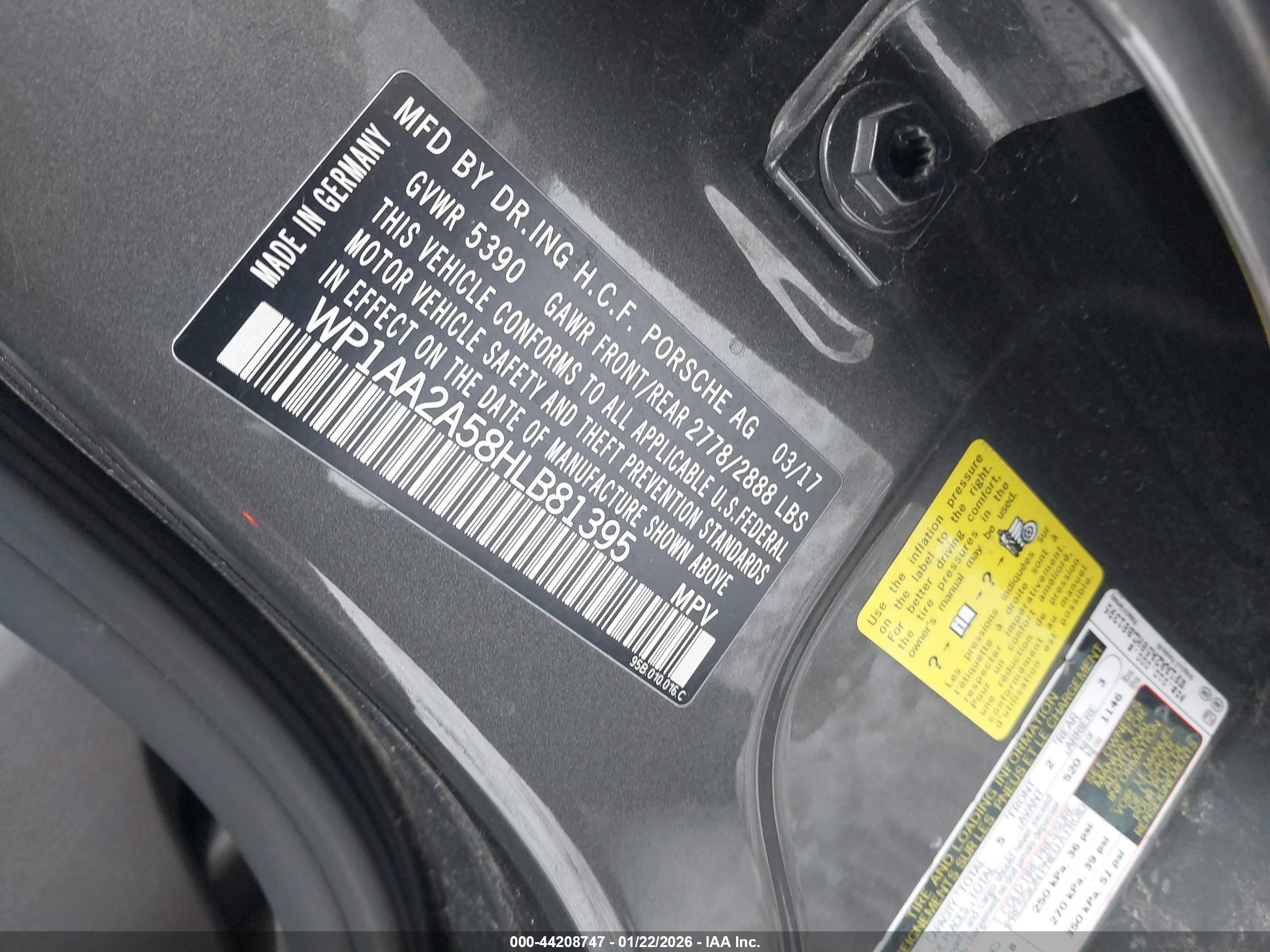 PORSCHE MACAN image 9