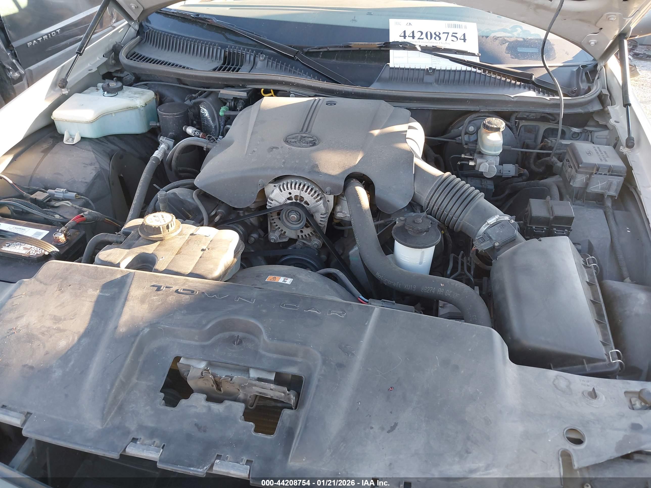 LINCOLN TOWN image 10