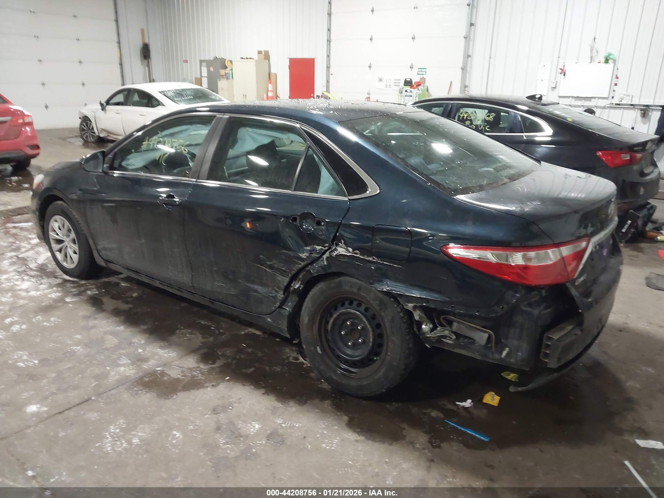 TOYOTA CAMRY image 3