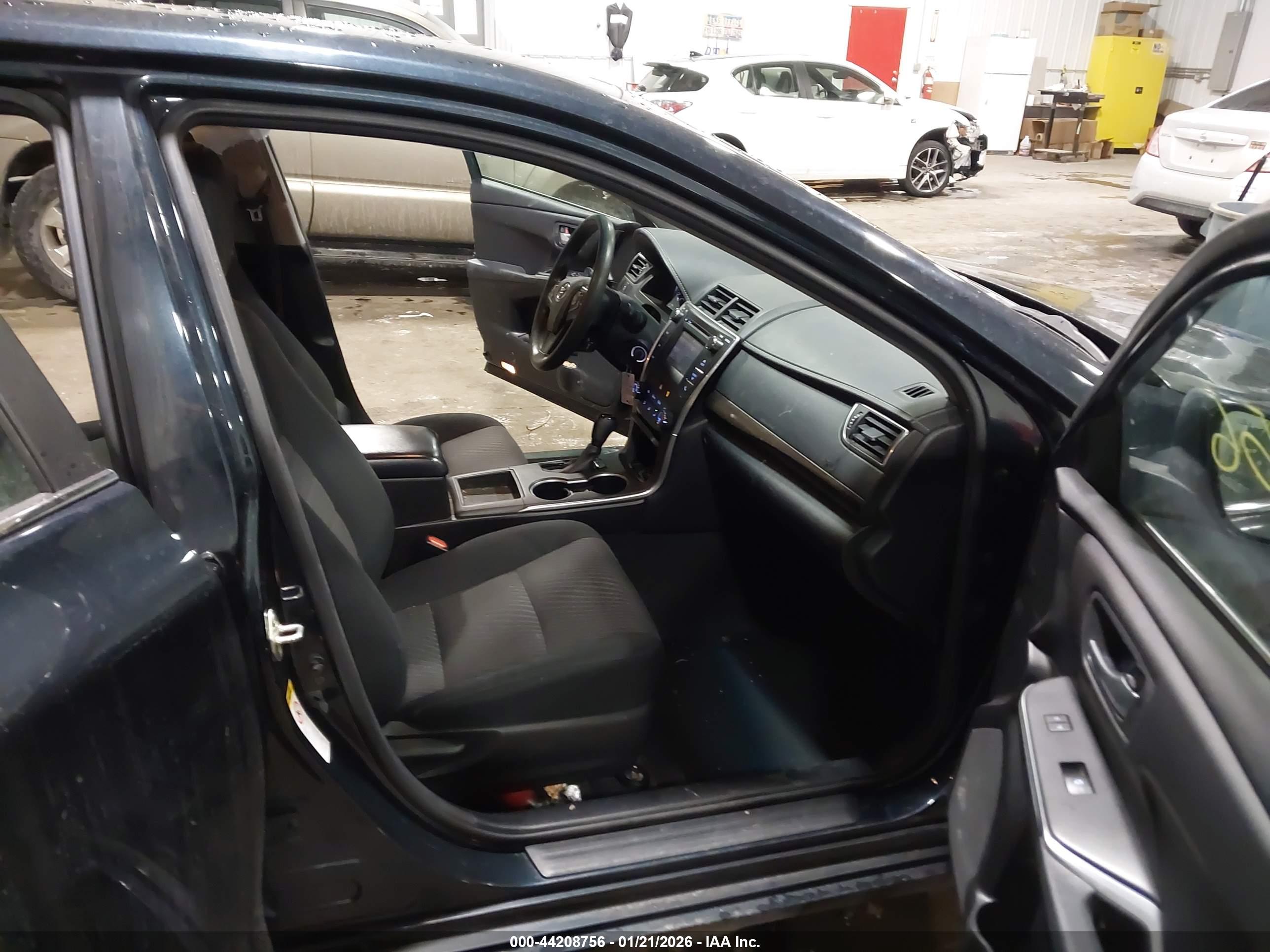 TOYOTA CAMRY image 5