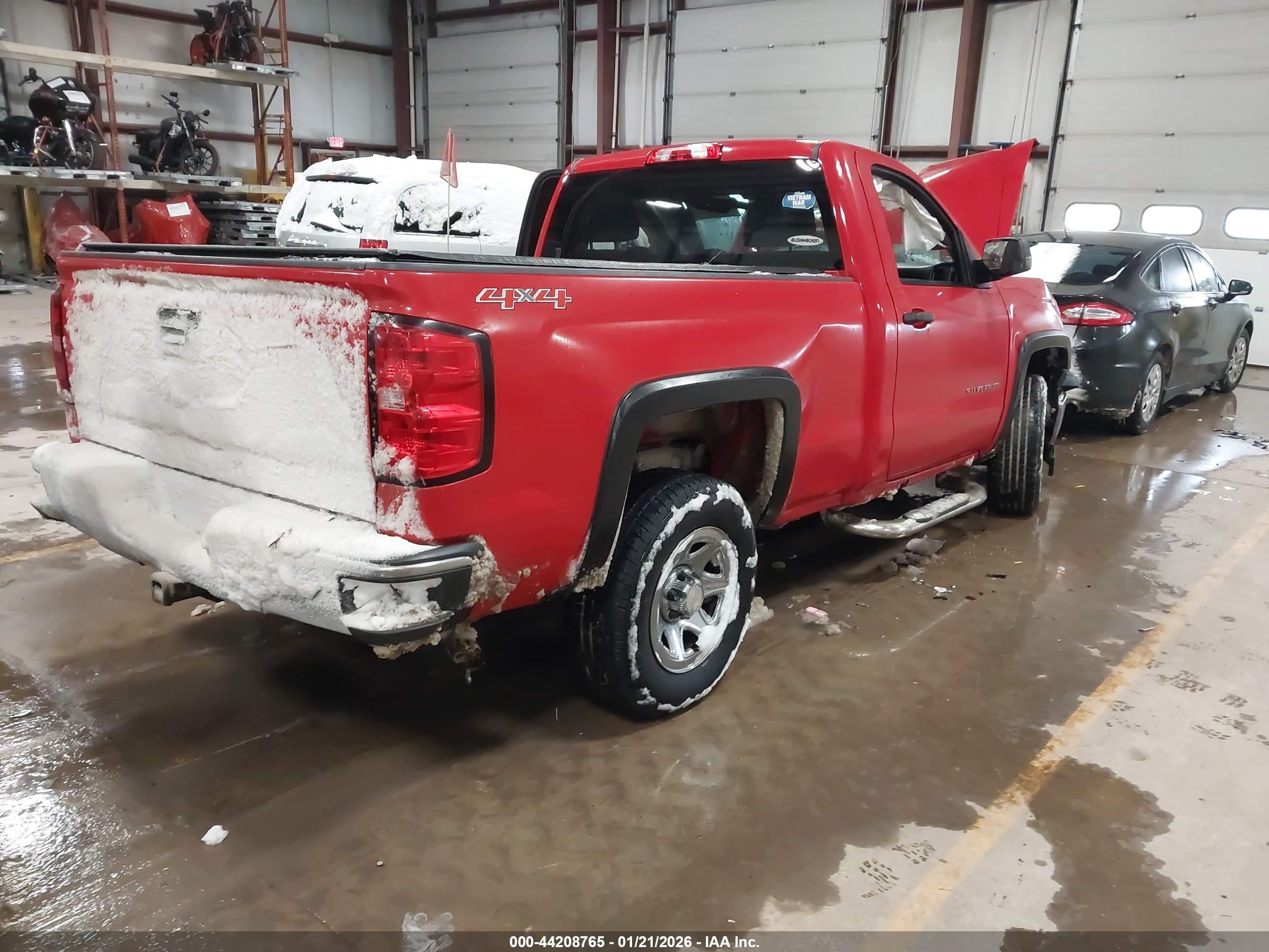 CHEVROLET SILVERADO image 4