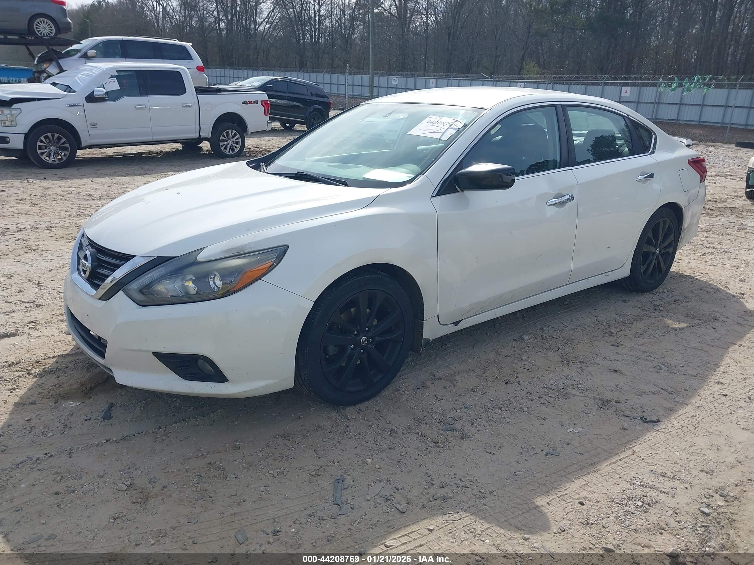 NISSAN ALTIMA image 2