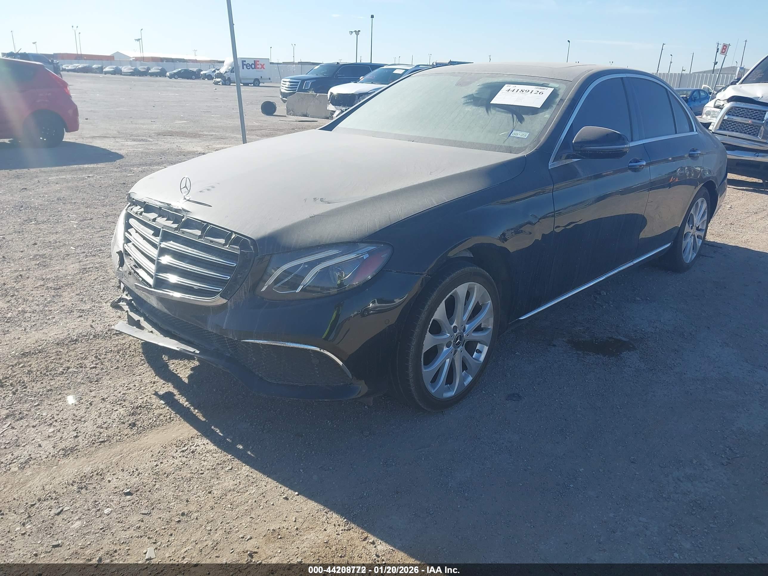 MERCEDES-BENZ E image 2