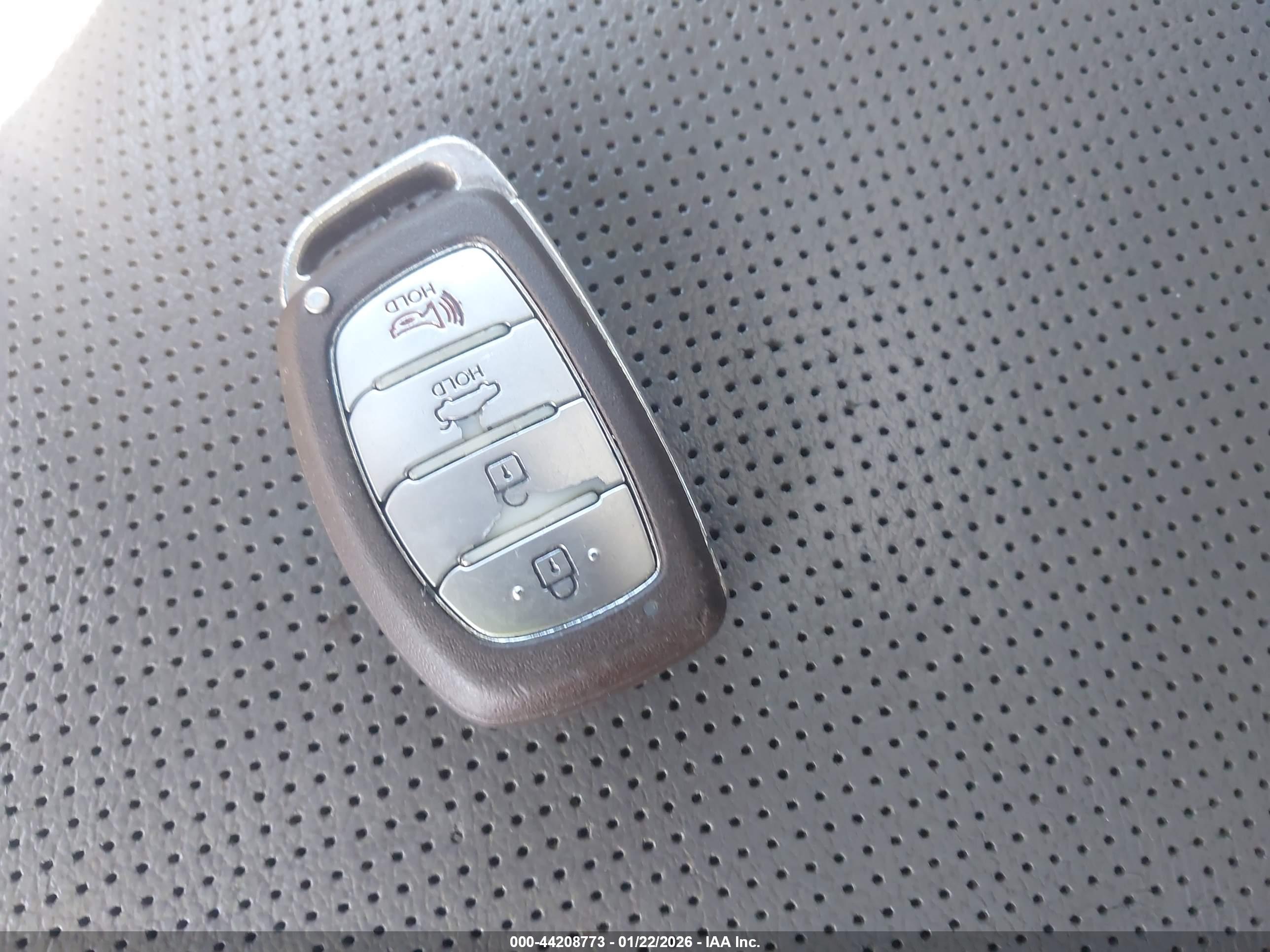 HYUNDAI ELANTRA image 11