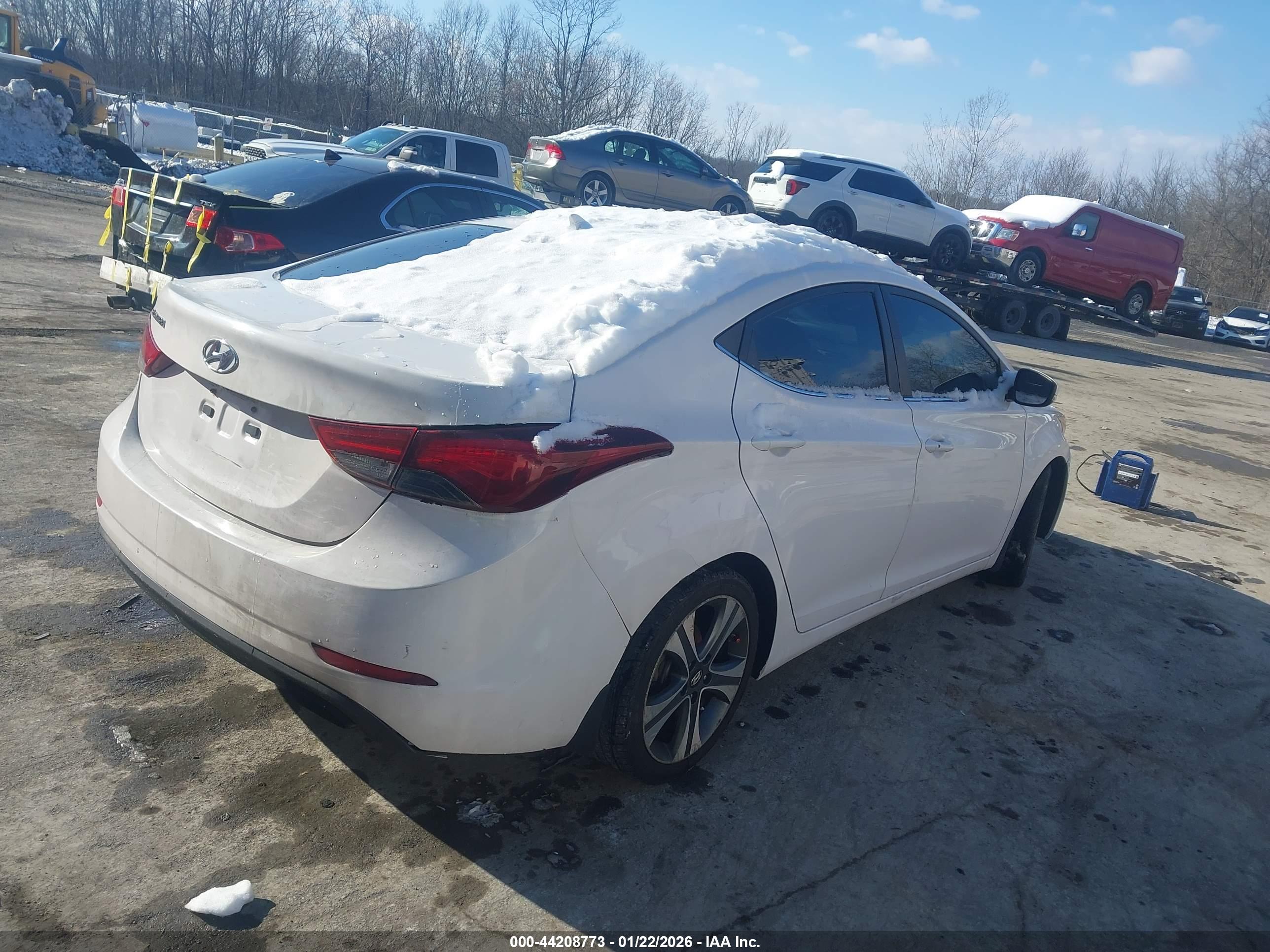 HYUNDAI ELANTRA image 4