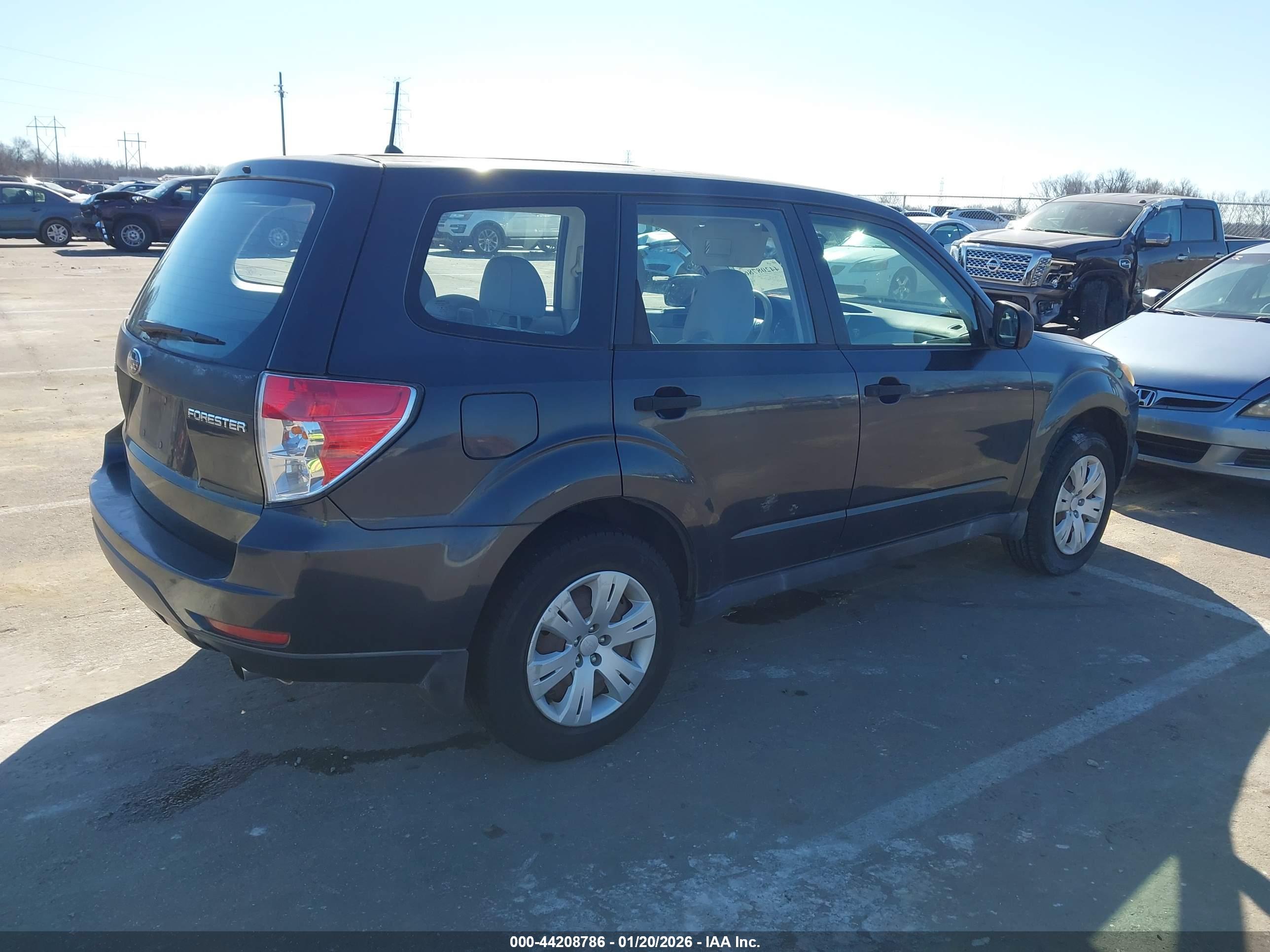 SUBARU FORESTER image 4