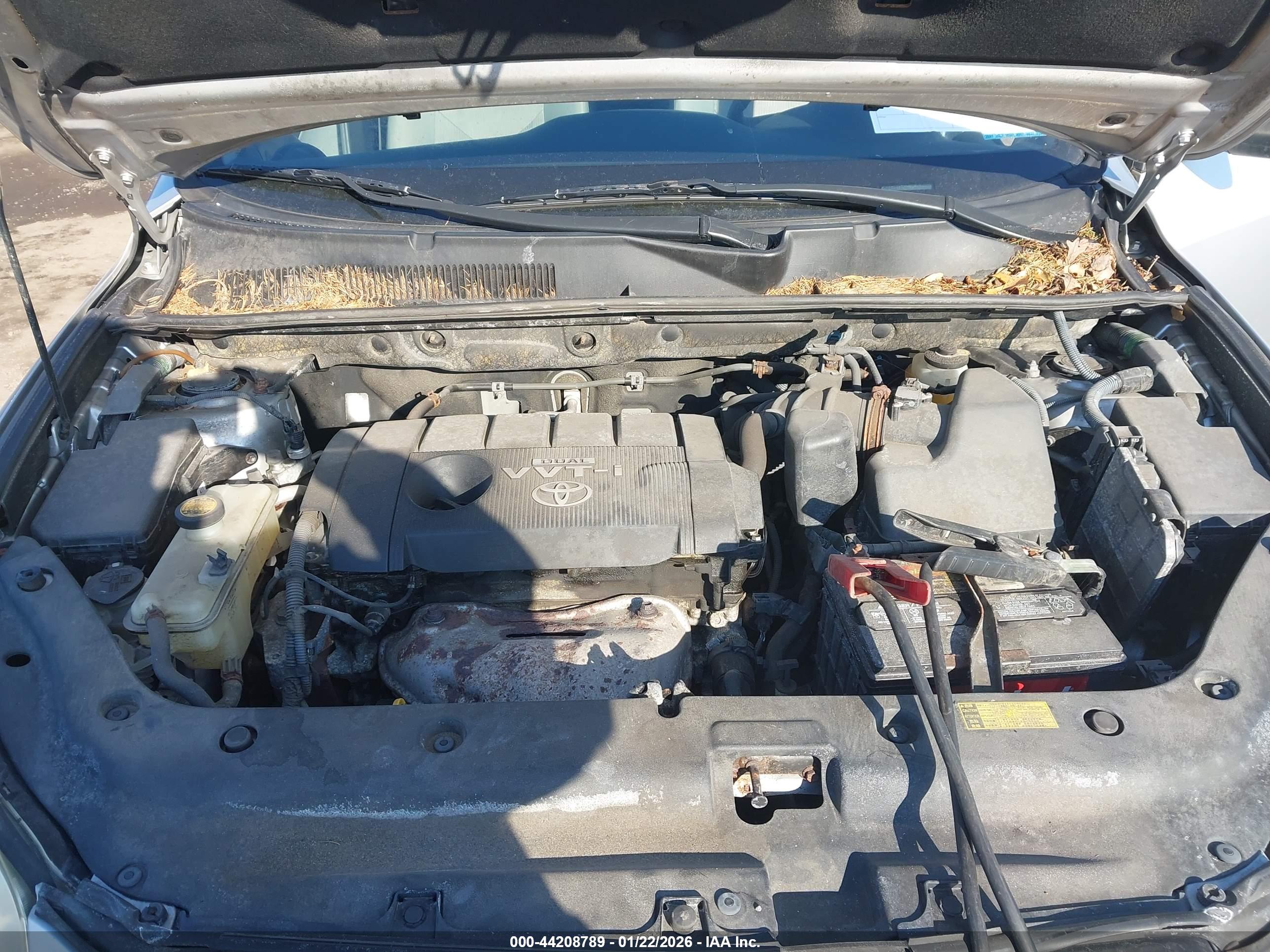 TOYOTA RAV4 image 10