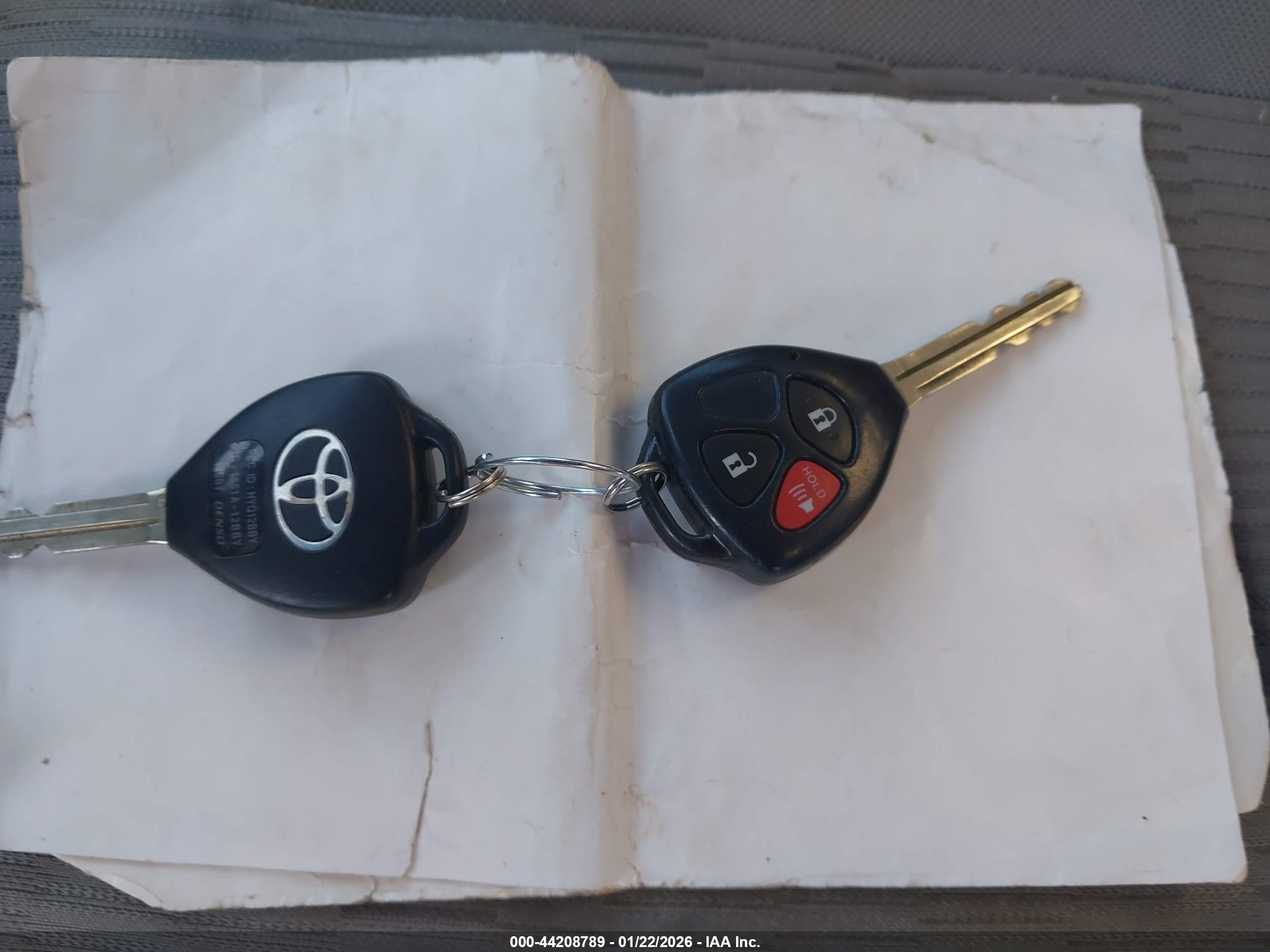 TOYOTA RAV4 image 11