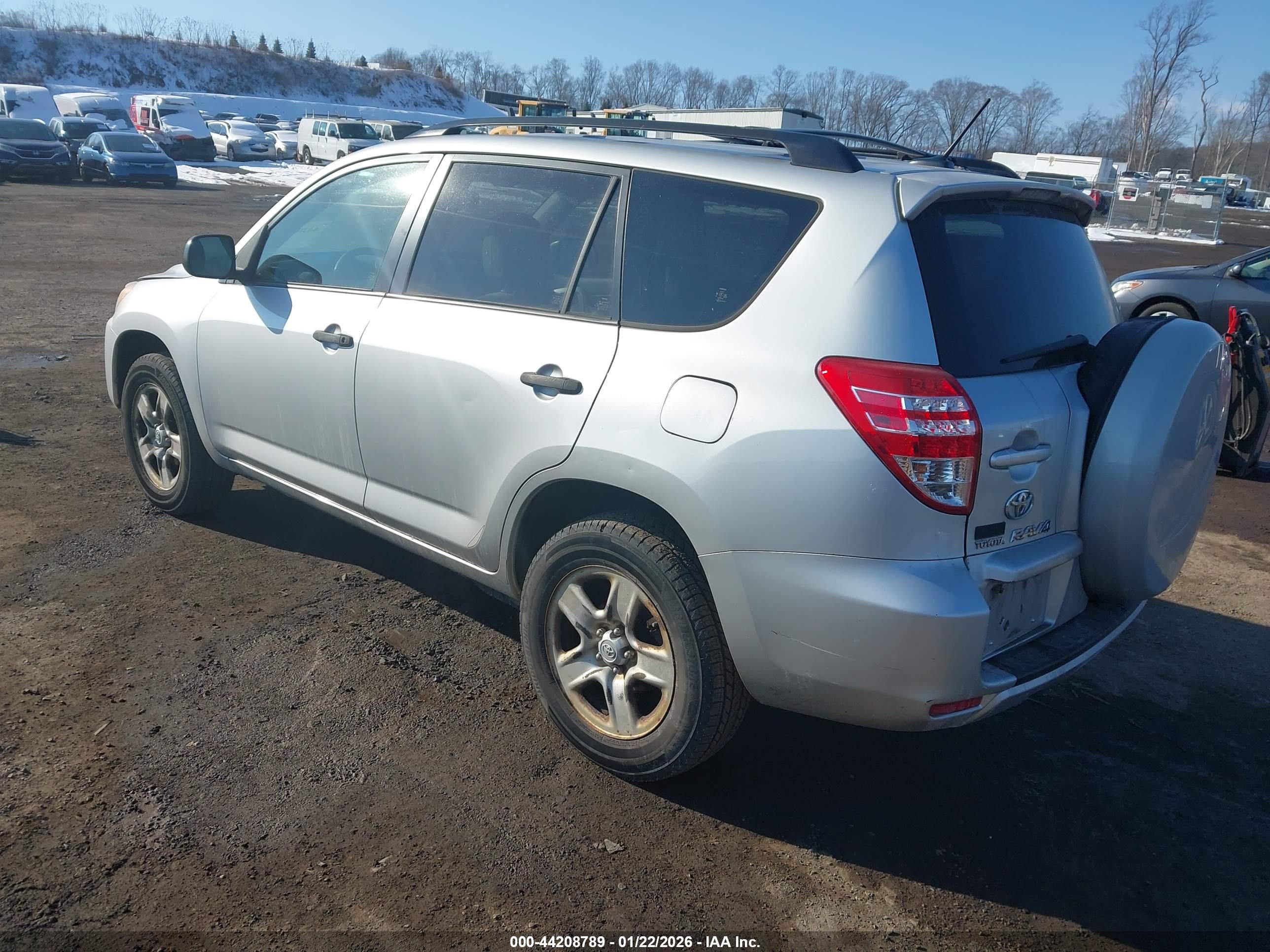 TOYOTA RAV4 image 3