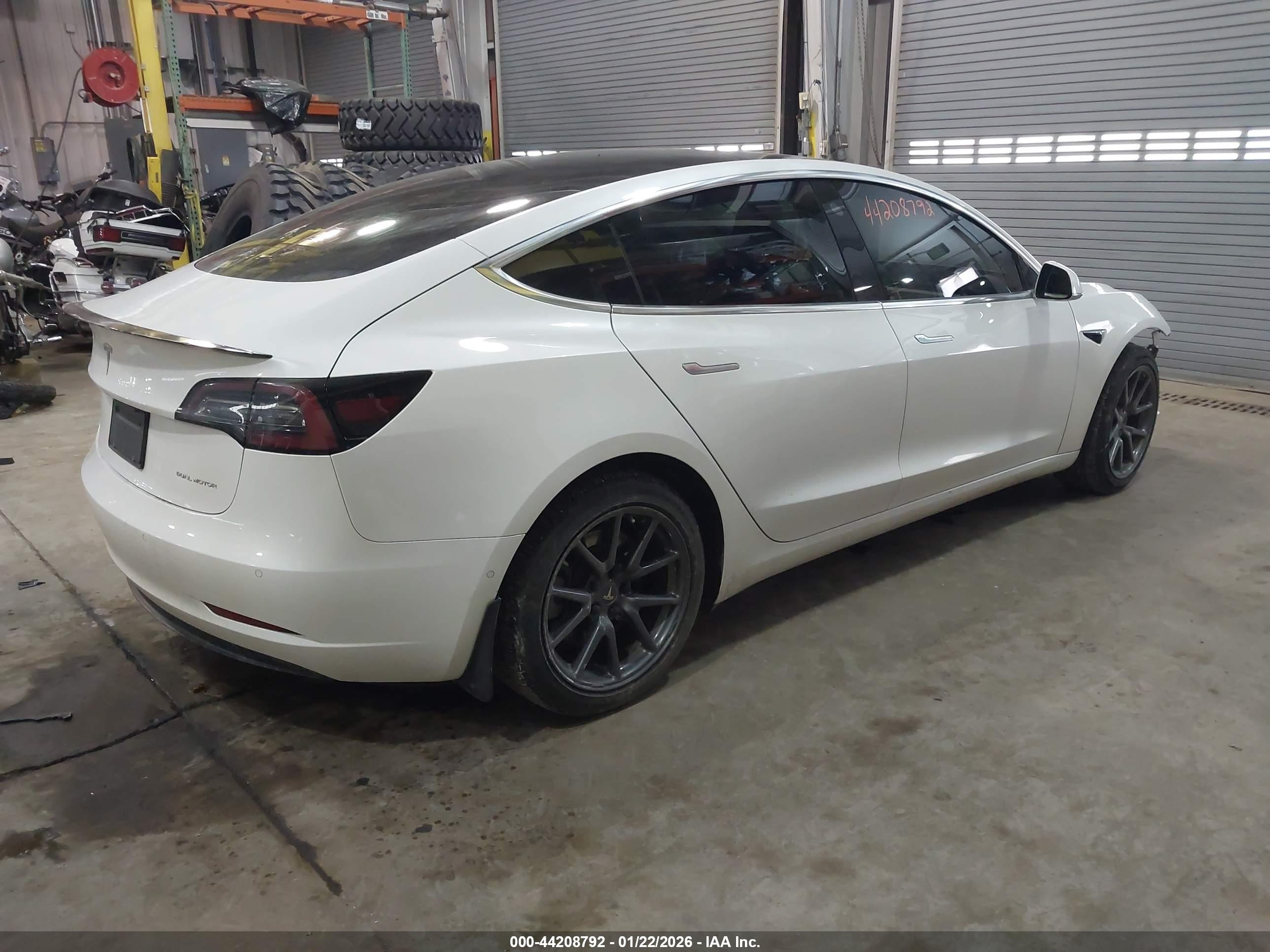 TESLA MODEL image 4