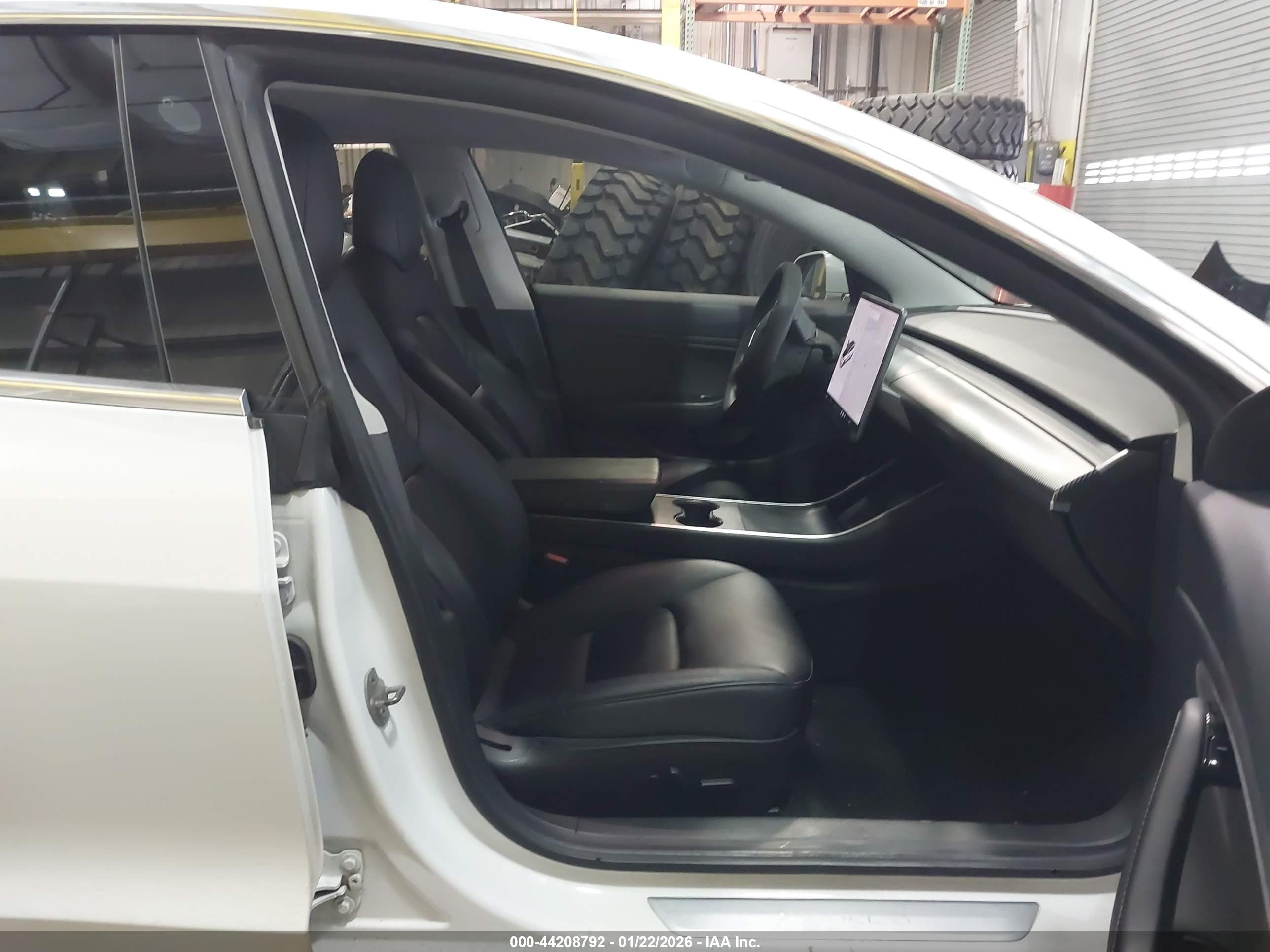 TESLA MODEL image 5