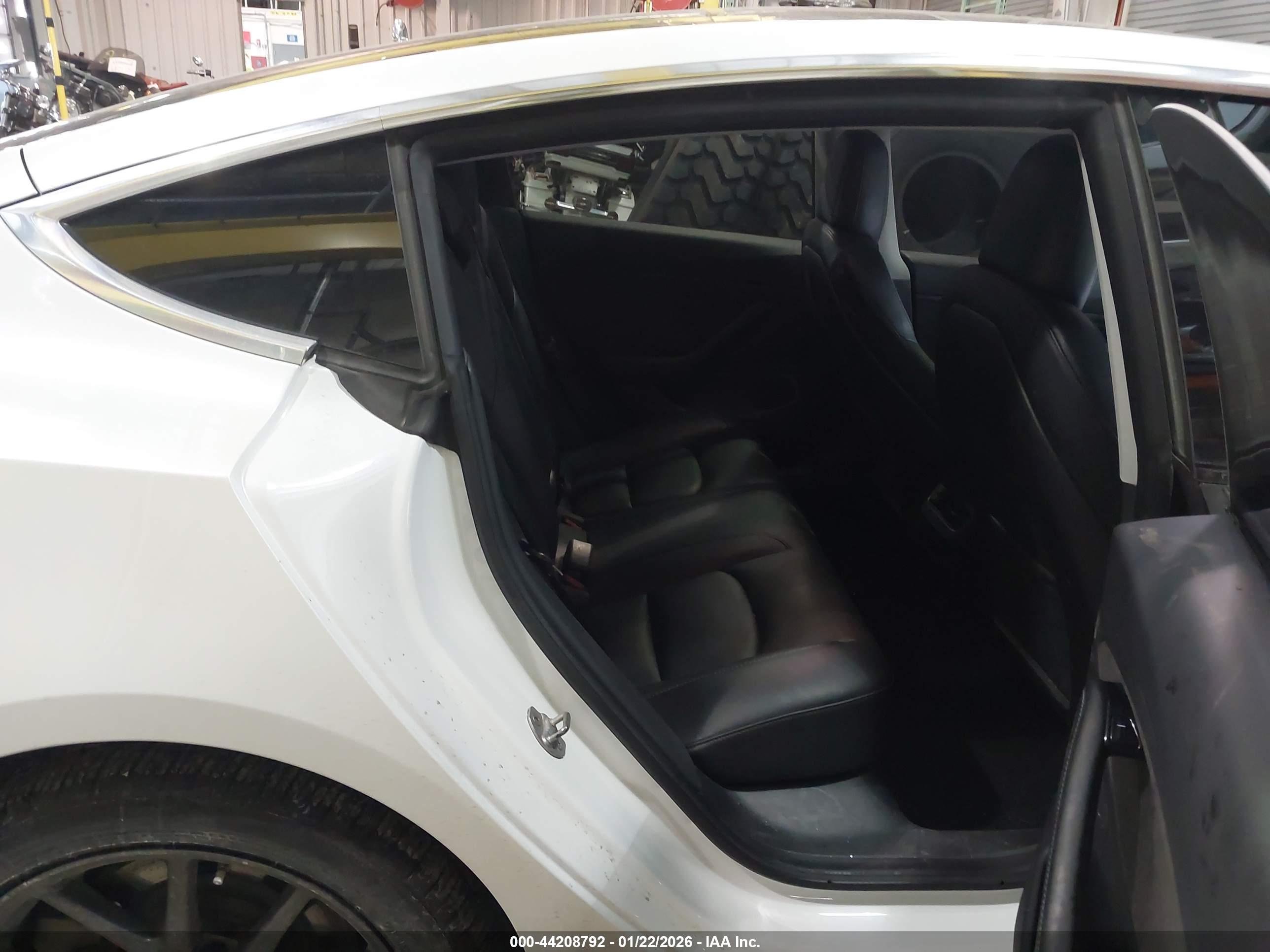 TESLA MODEL image 8